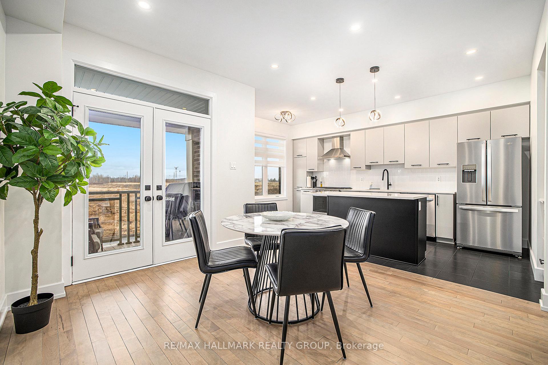 Photo 9 of 20 Verglas Lane, Ottawa, Mer Bleue/Bradley Estates/Anderson Park — HOMEH