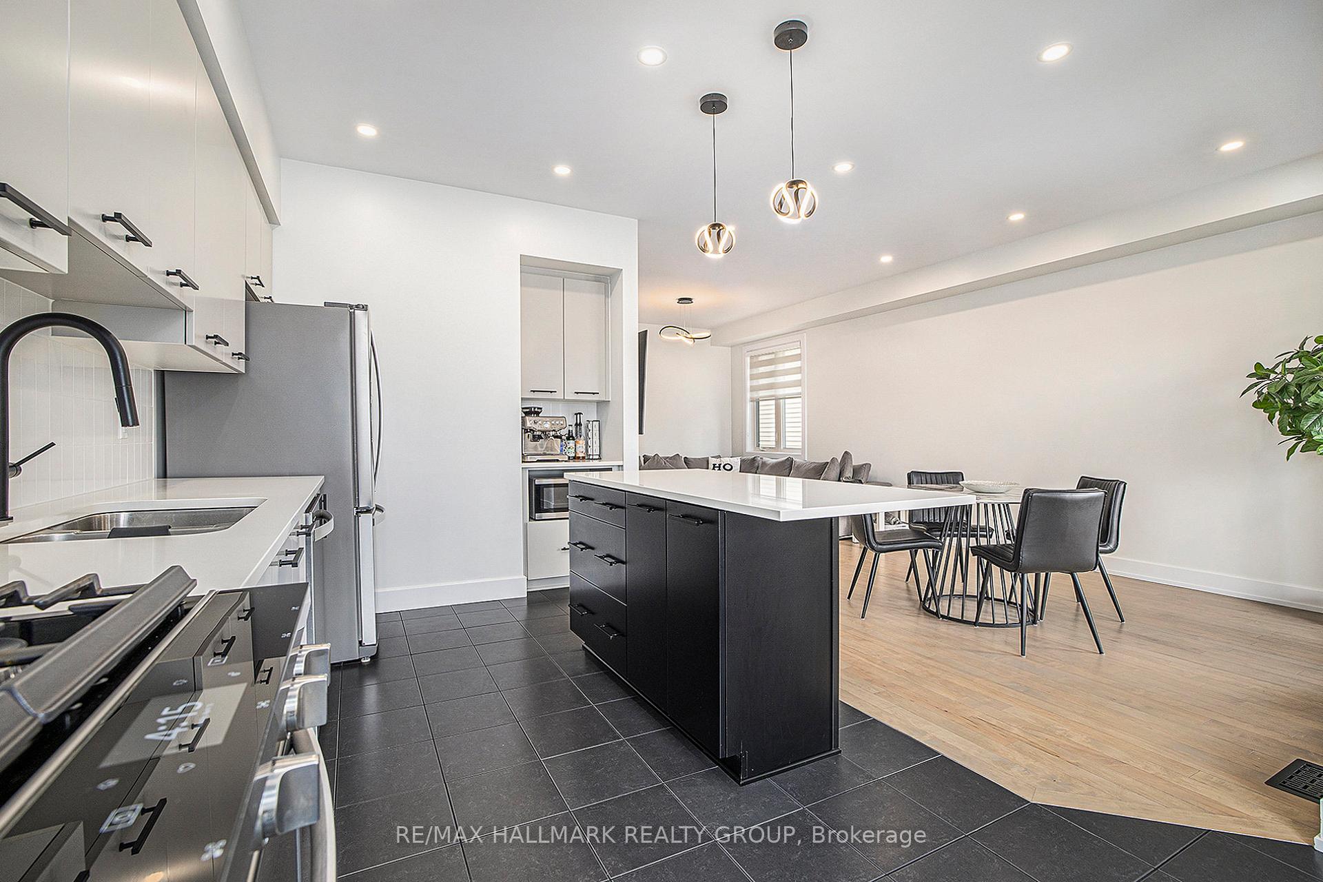 Photo 13 of 20 Verglas Lane, Ottawa, Mer Bleue/Bradley Estates/Anderson Park — HOMEH