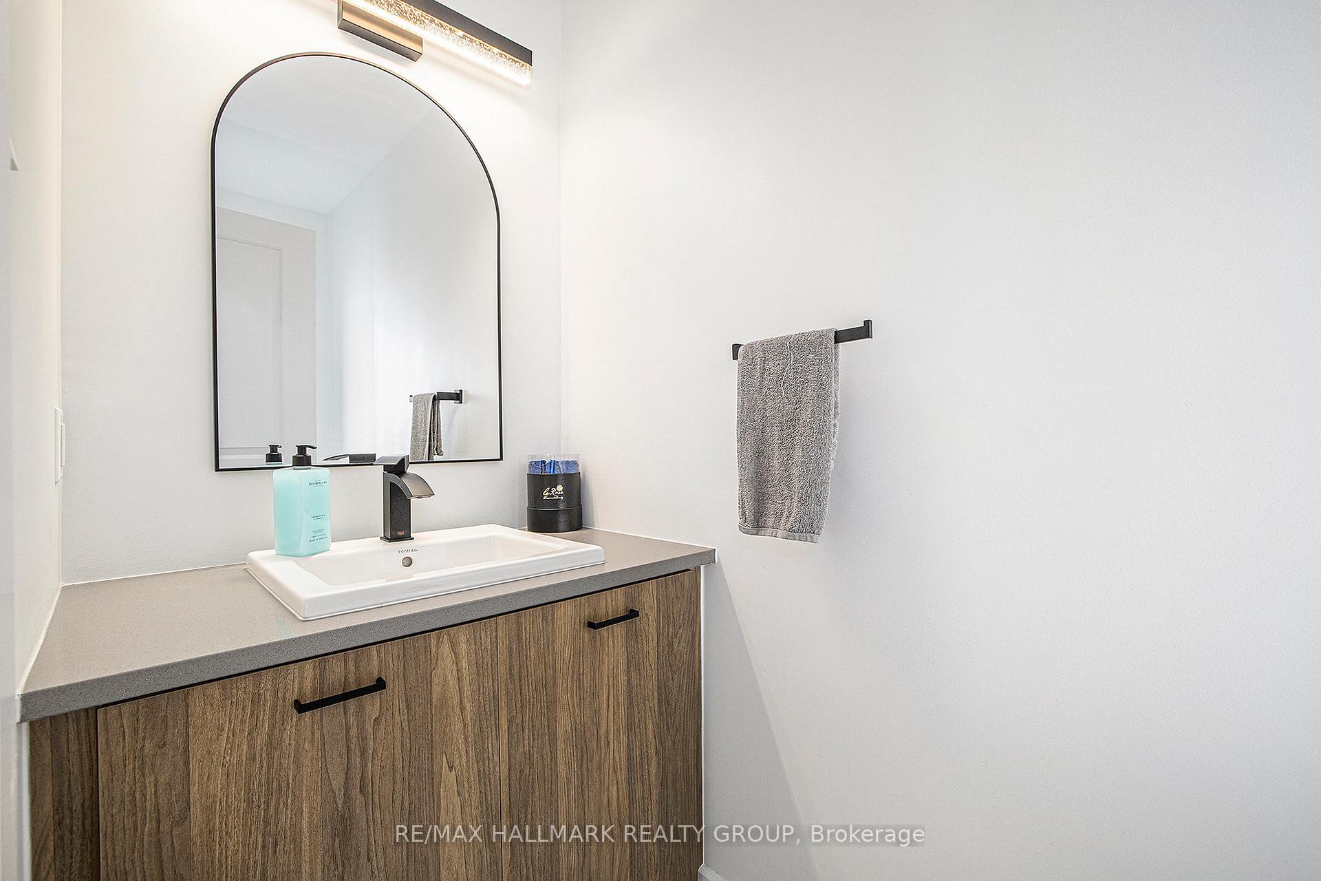 Photo 14 of 20 Verglas Lane, Ottawa, Mer Bleue/Bradley Estates/Anderson Park — HOMEH