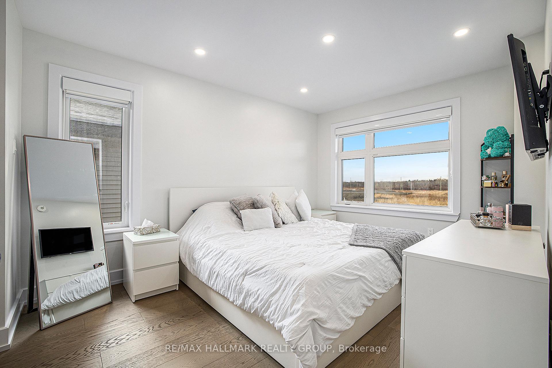 Photo 16 of 20 Verglas Lane, Ottawa, Mer Bleue/Bradley Estates/Anderson Park — HOMEH