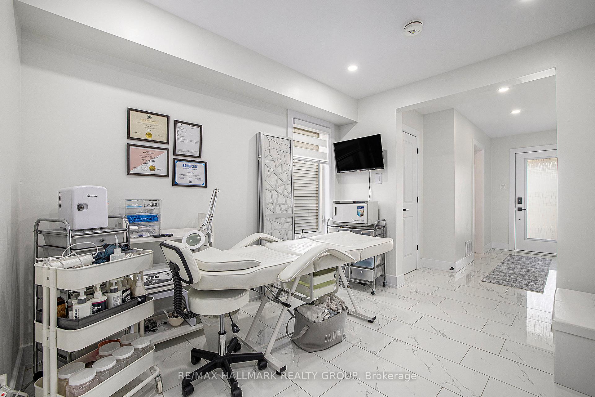 Photo 24 of 20 Verglas Lane, Ottawa, Mer Bleue/Bradley Estates/Anderson Park — HOMEH