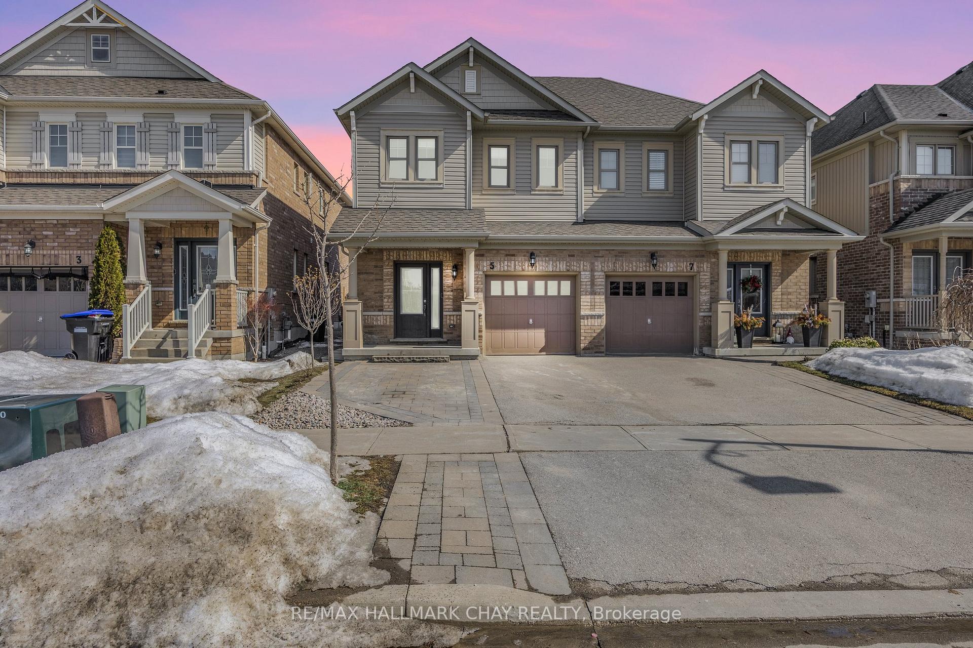 Front of 5 Hoard Avenue S