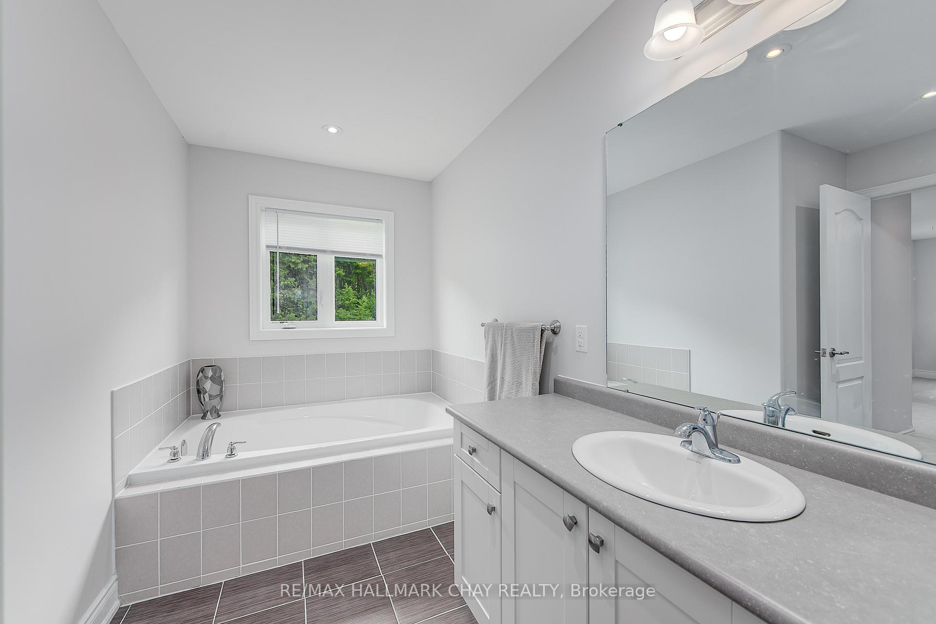 Photo 17 of 2987 Stoneridge Boulevard, Orillia — HOMEH
