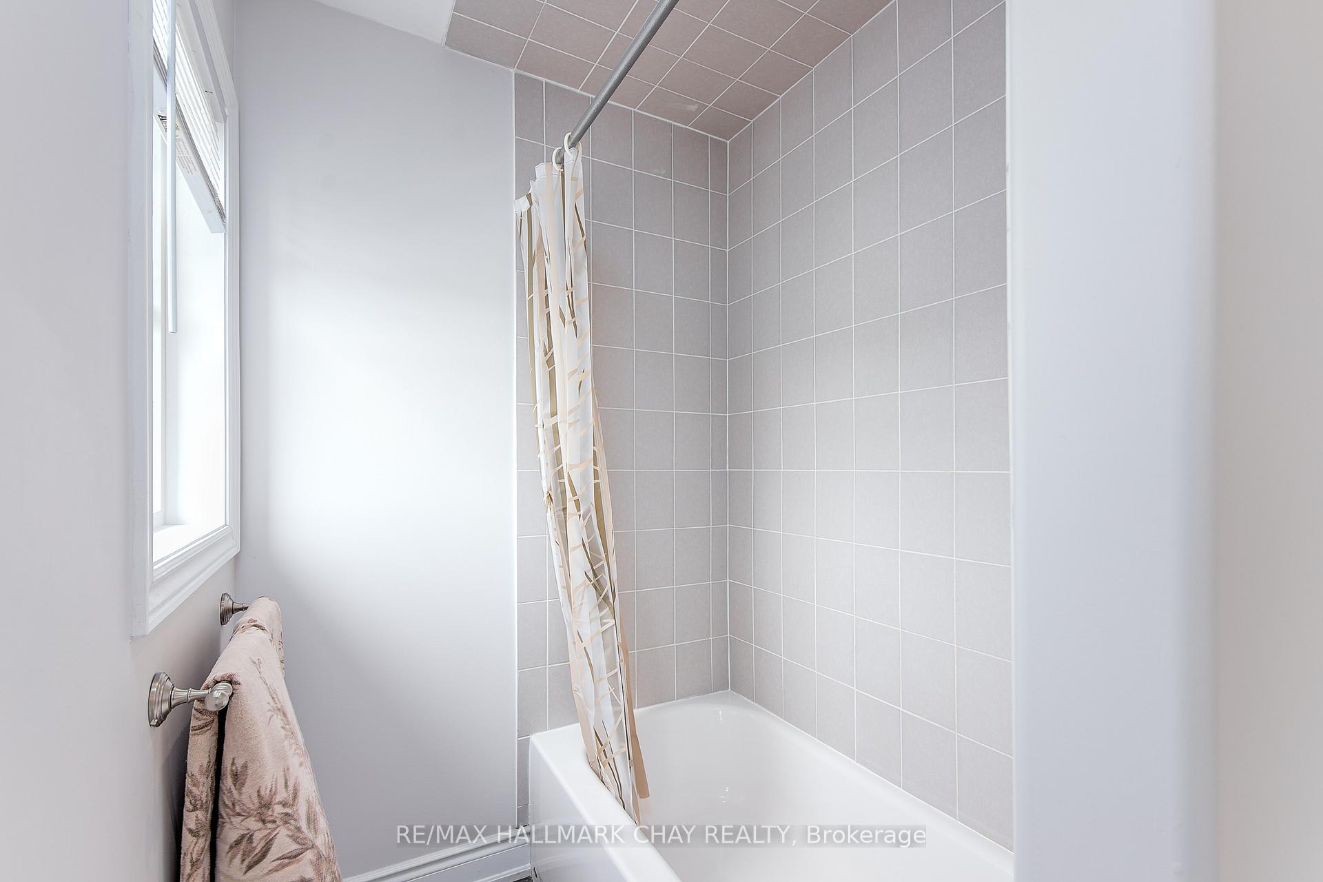 Photo 23 of 2987 Stoneridge Boulevard, Orillia — HOMEH