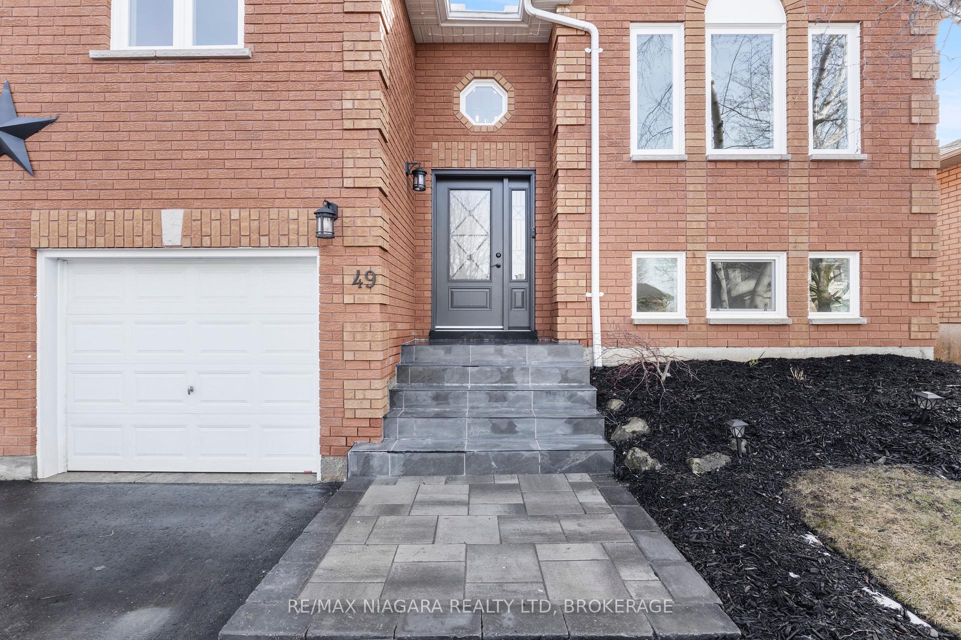 Photo 4 of 49 Metcalf Crescent, New Tecumseth, Tottenham — HOMEH