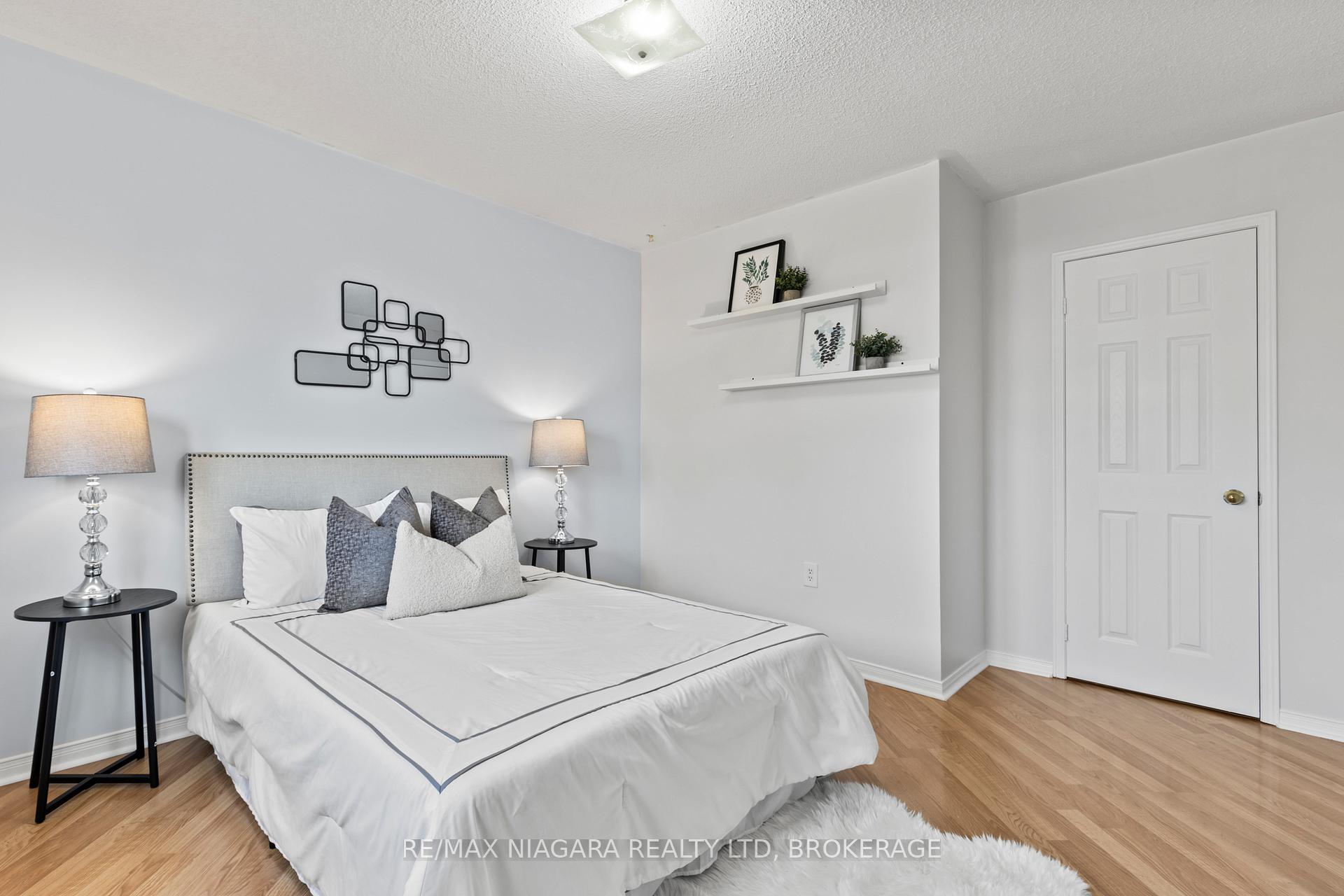 Photo 10 of 49 Metcalf Crescent, New Tecumseth, Tottenham — HOMEH