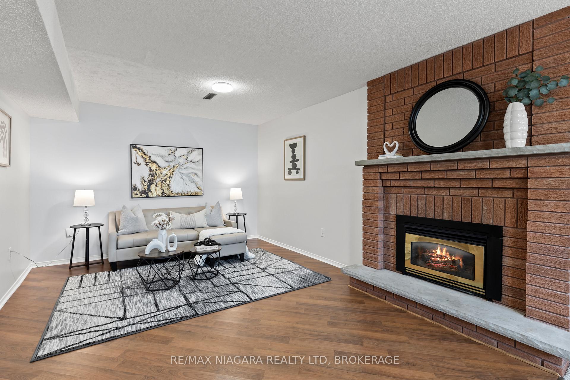 Photo 16 of 49 Metcalf Crescent, New Tecumseth, Tottenham — HOMEH