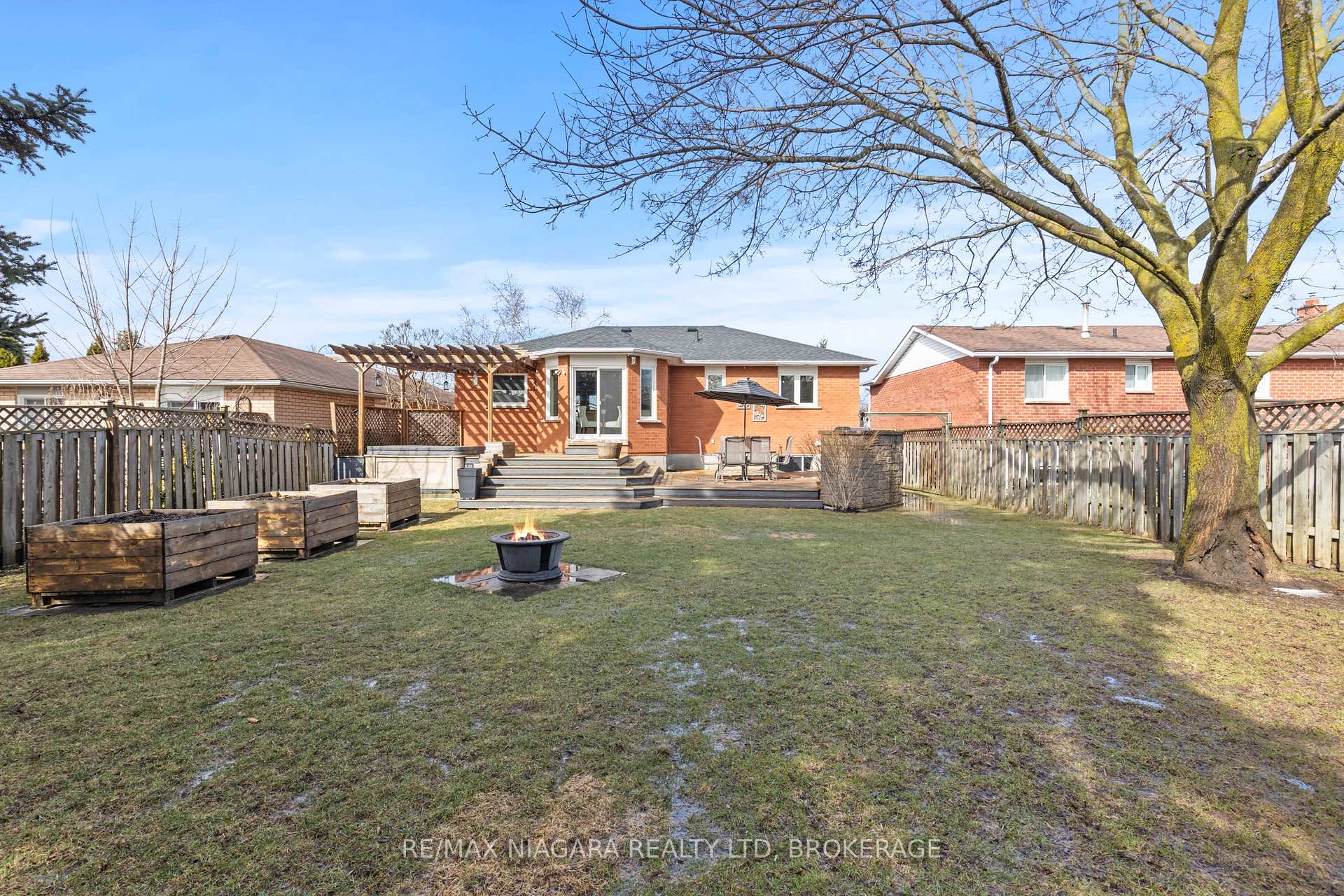 Photo 23 of 49 Metcalf Crescent, New Tecumseth, Tottenham — HOMEH