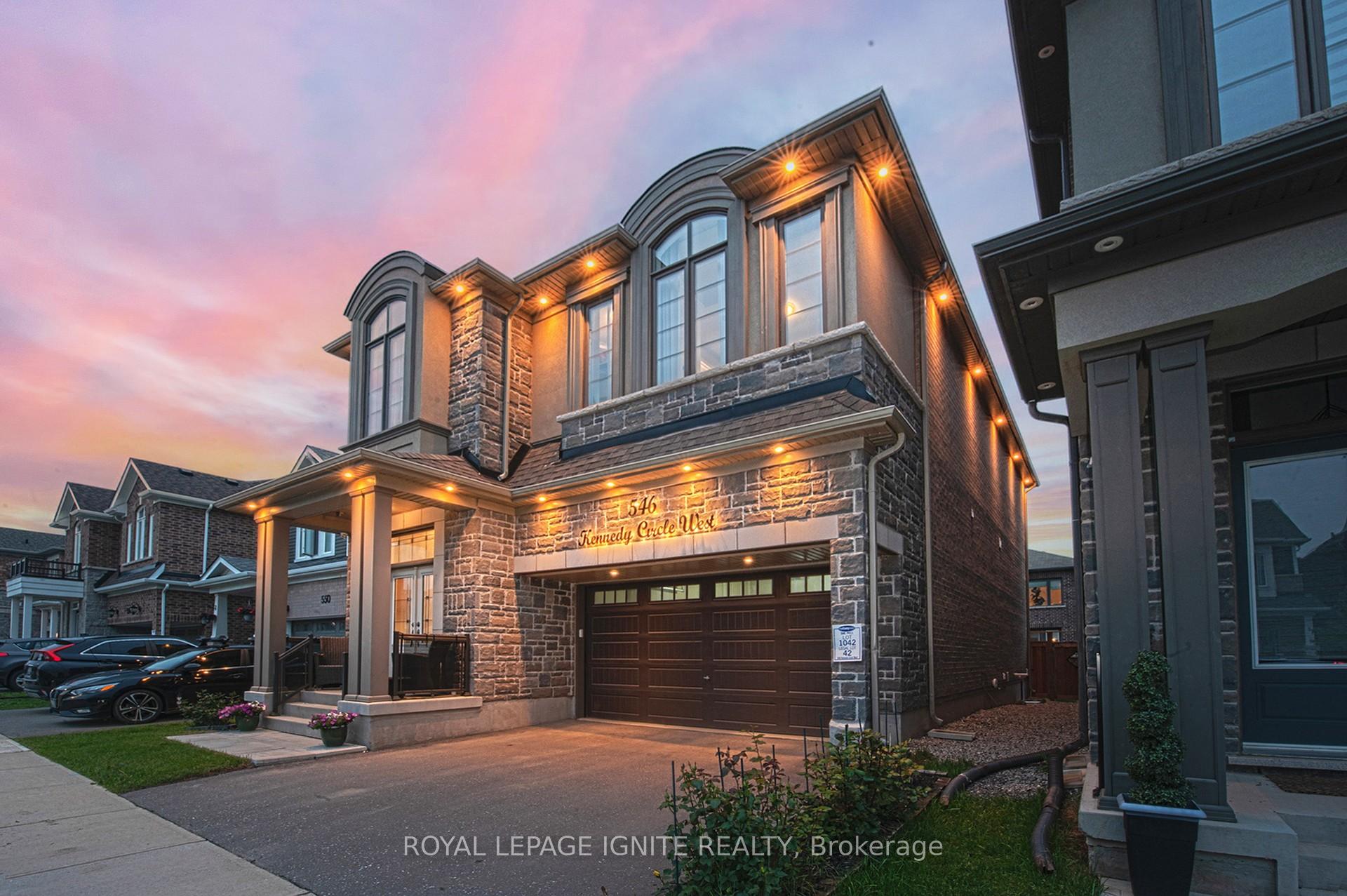 Front of 546 Kennedy Circle W