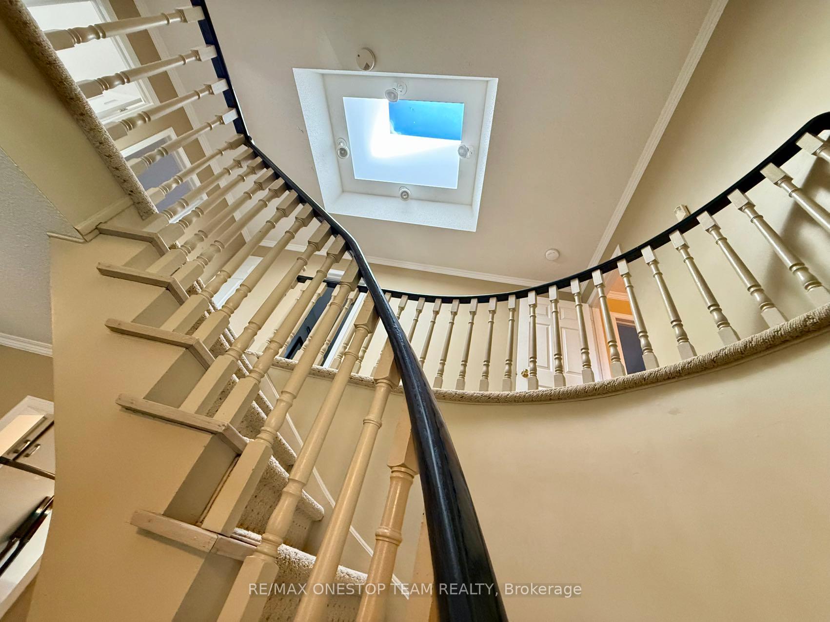 Photo 4 of 104 Willowbrook Road, Markham, Aileen-Willowbrook — HOMEH