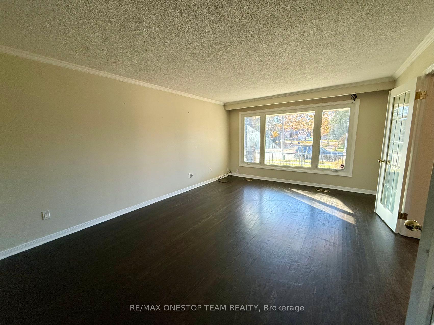 Photo 9 of 104 Willowbrook Road, Markham, Aileen-Willowbrook — HOMEH