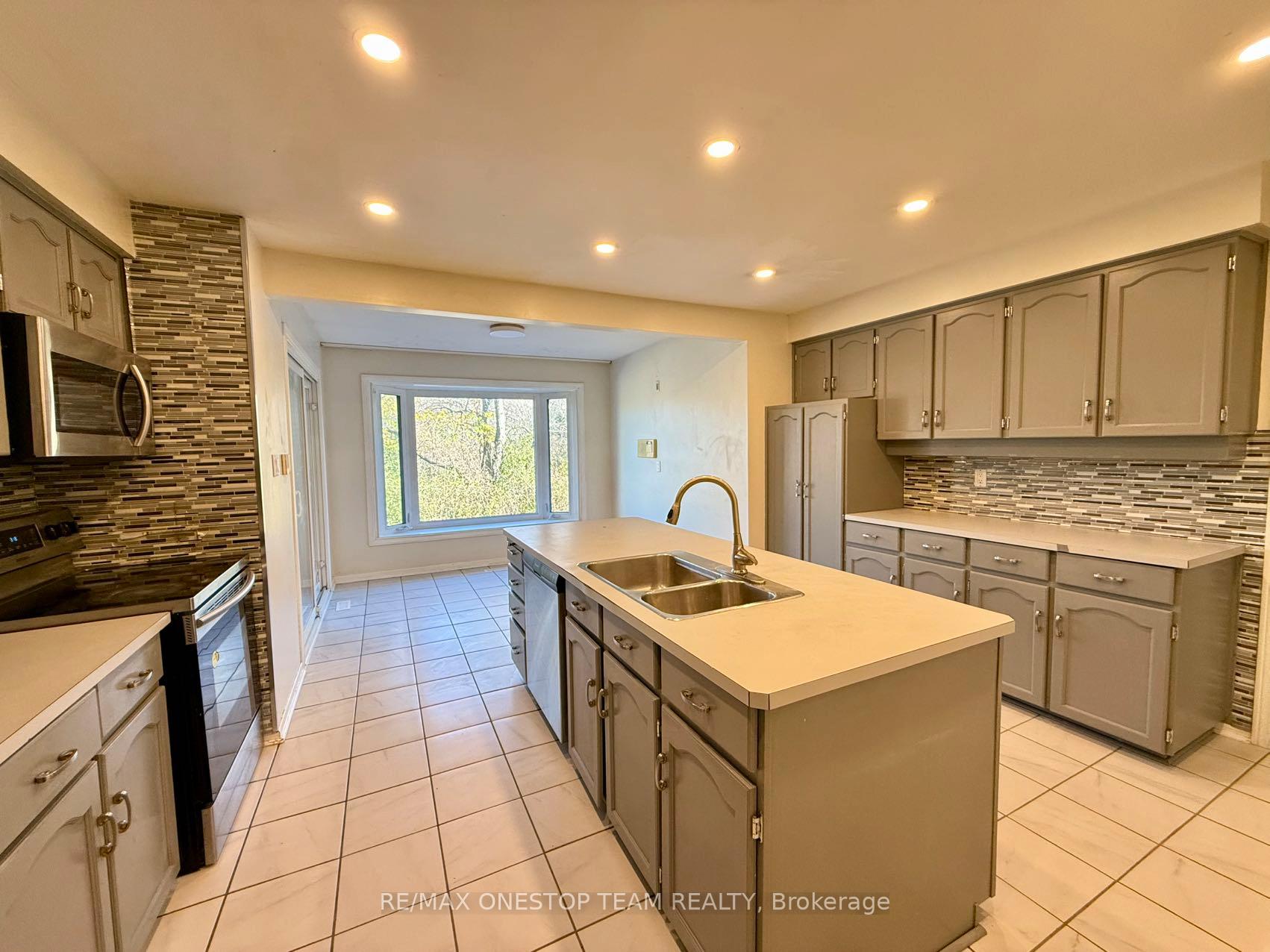 Photo 13 of 104 Willowbrook Road, Markham, Aileen-Willowbrook — HOMEH