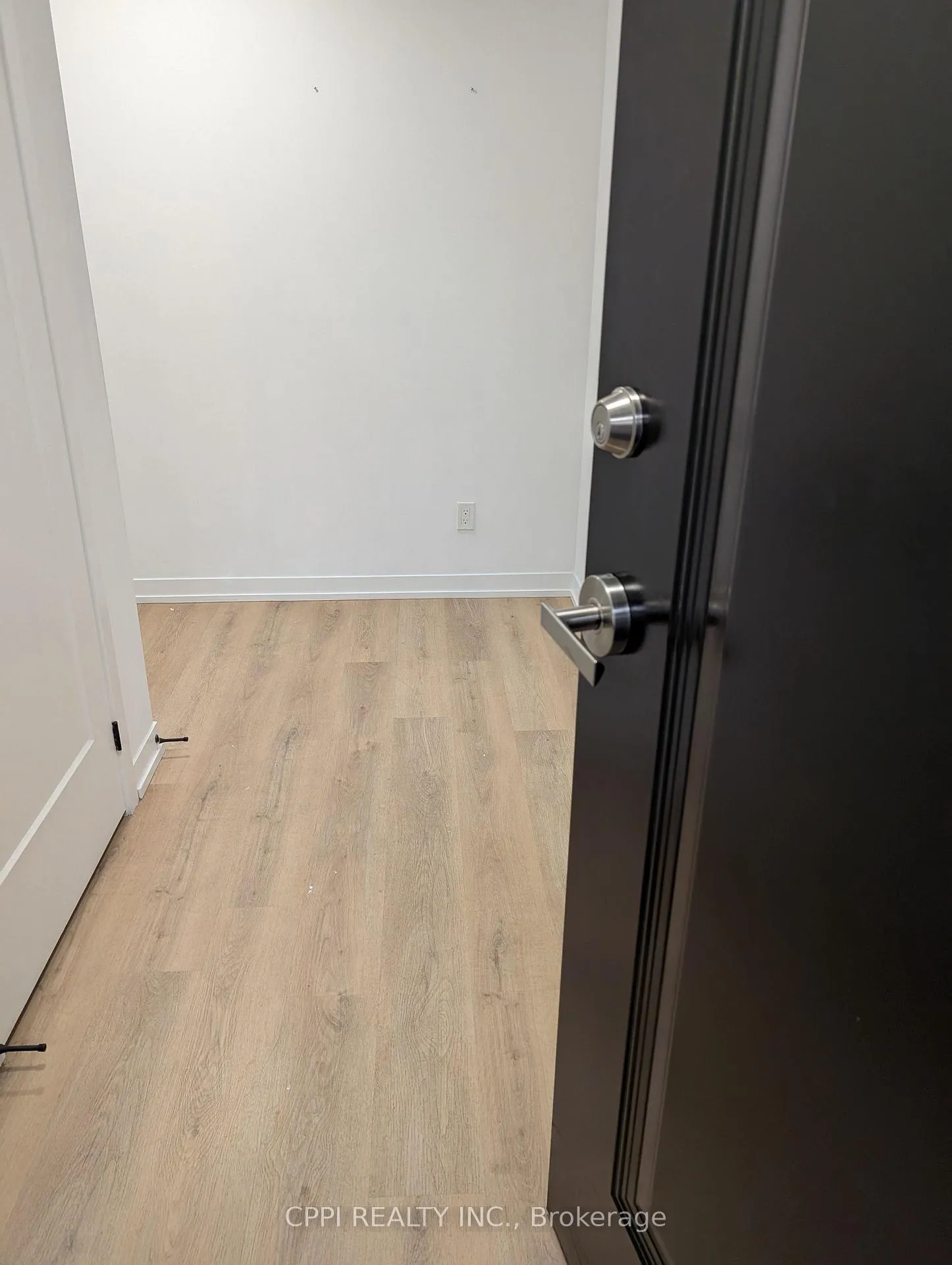 Photo 4 of Unit 212, 140 Simcoe Street, Peterborough, Town Ward 3 — HOMEH