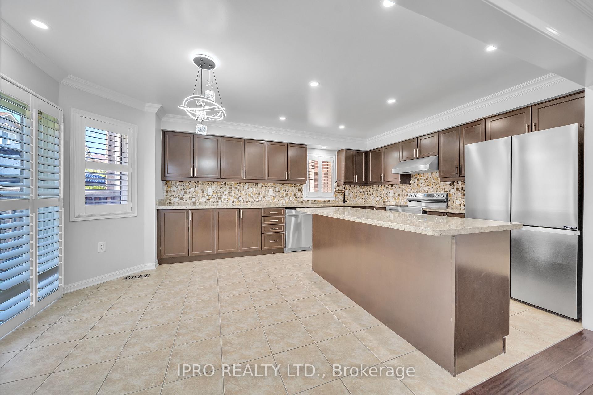 Photo 36 of 315 Pringle Avenue, Milton, Scott — HOMEH