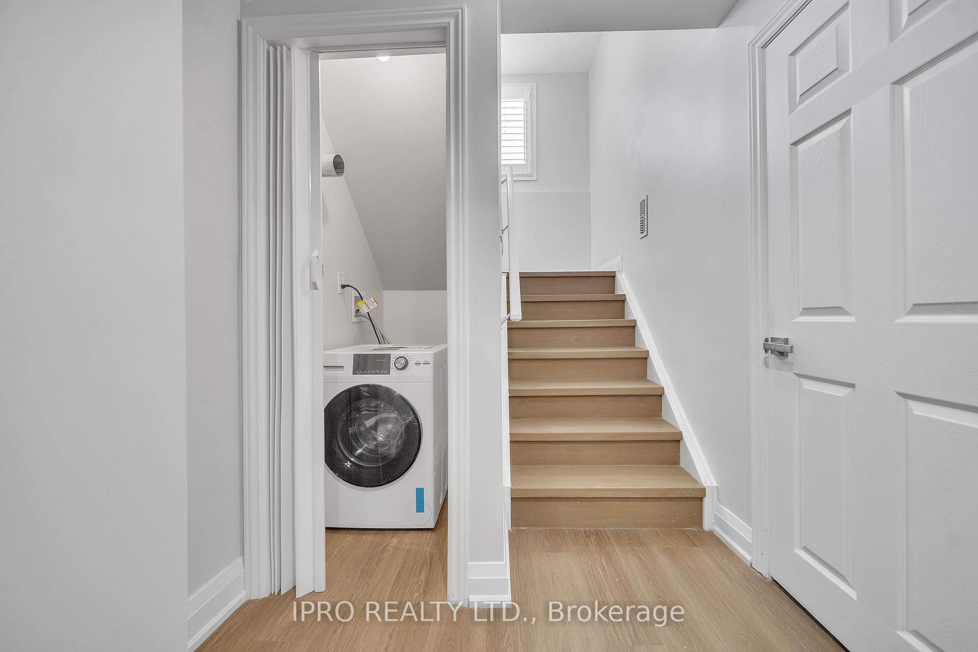 Photo 32 of 315 Pringle Avenue, Milton, Scott — HOMEH