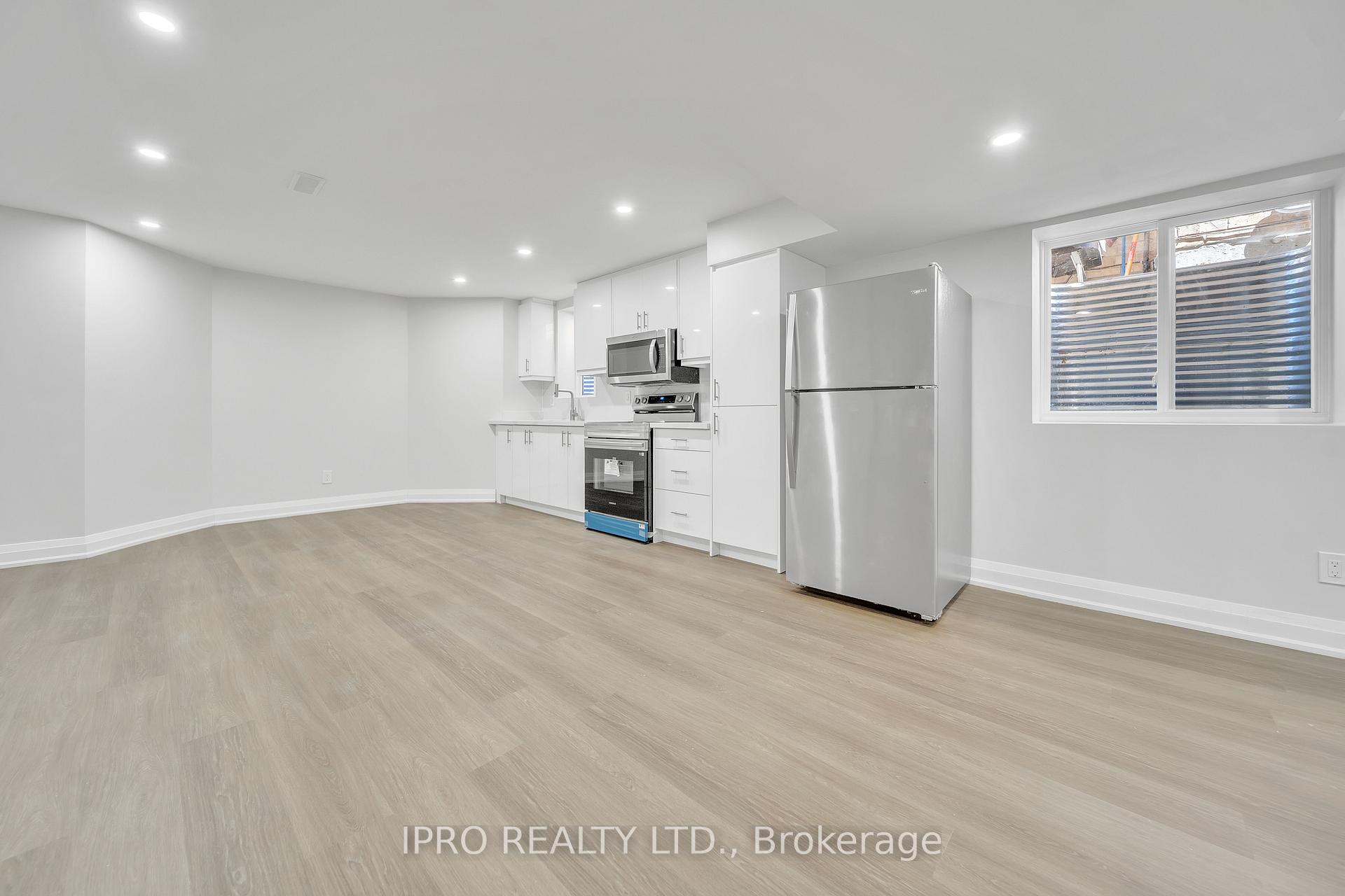Photo 30 of 315 Pringle Avenue, Milton, Scott — HOMEH