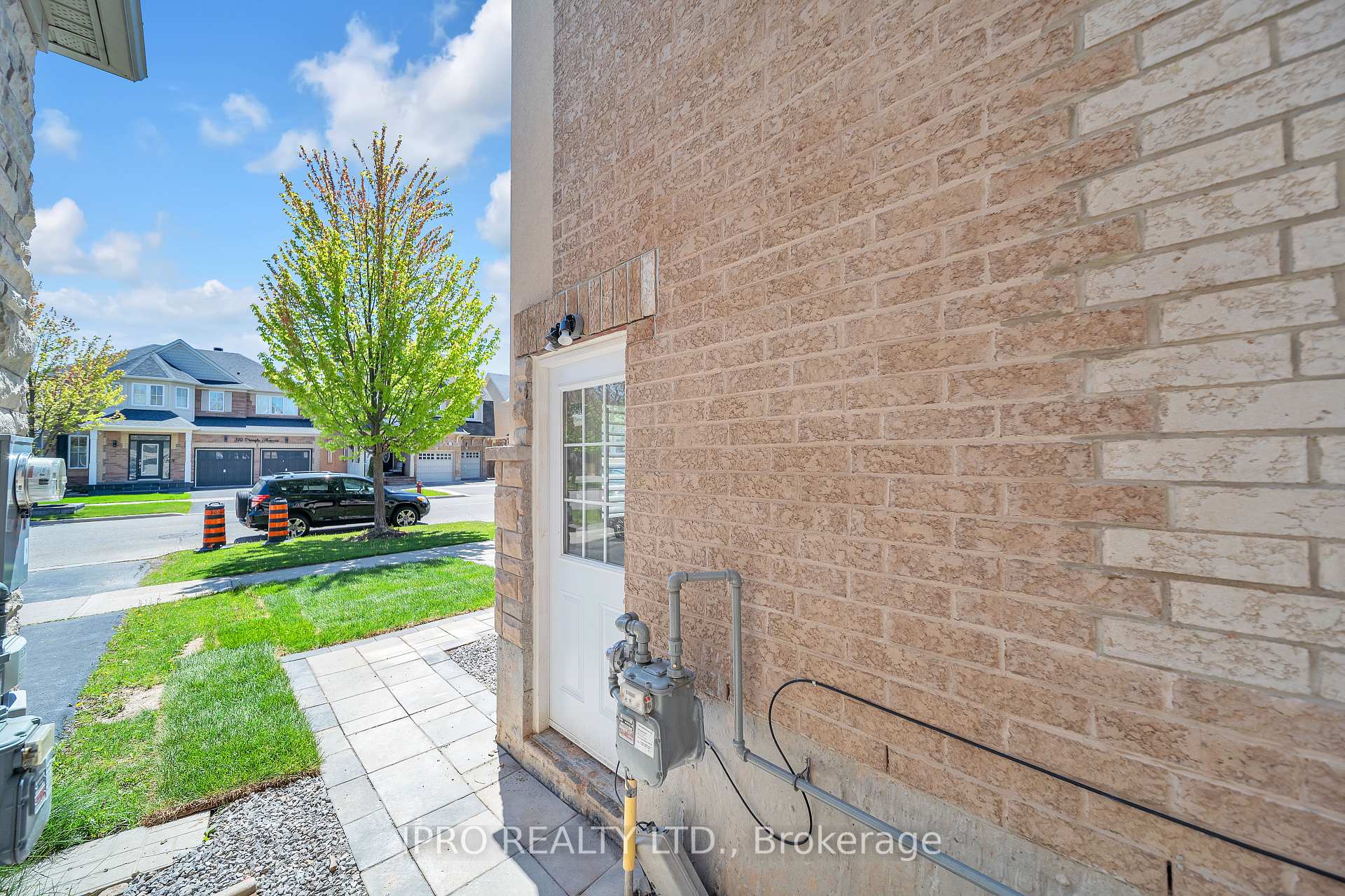 Photo 38 of 315 Pringle Avenue, Milton, Scott — HOMEH