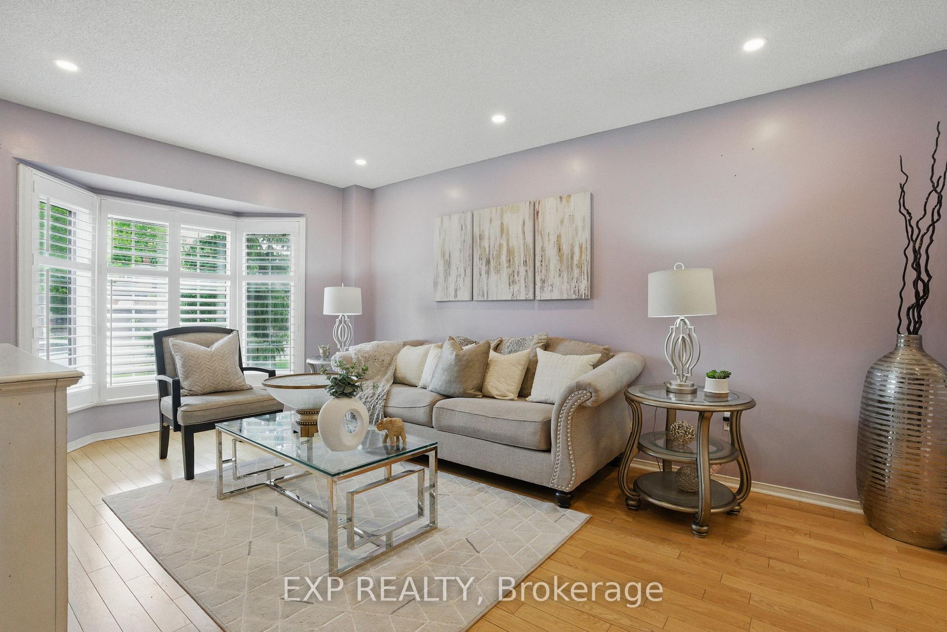 Photo 4 of 1041 Ridge Valley Drive, Oshawa, Pinecrest — HOMEH