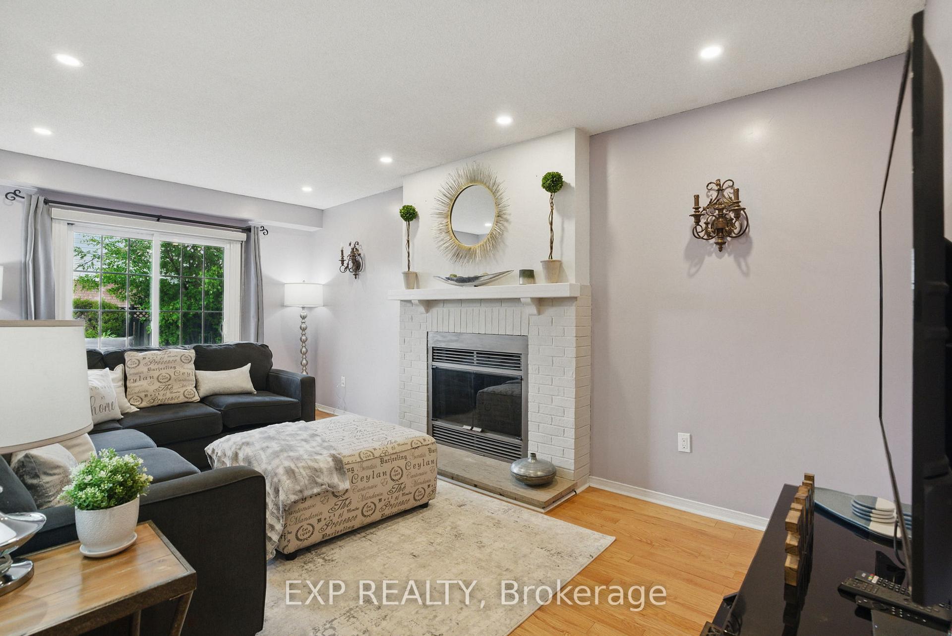 Photo 8 of 1041 Ridge Valley Drive, Oshawa, Pinecrest — HOMEH