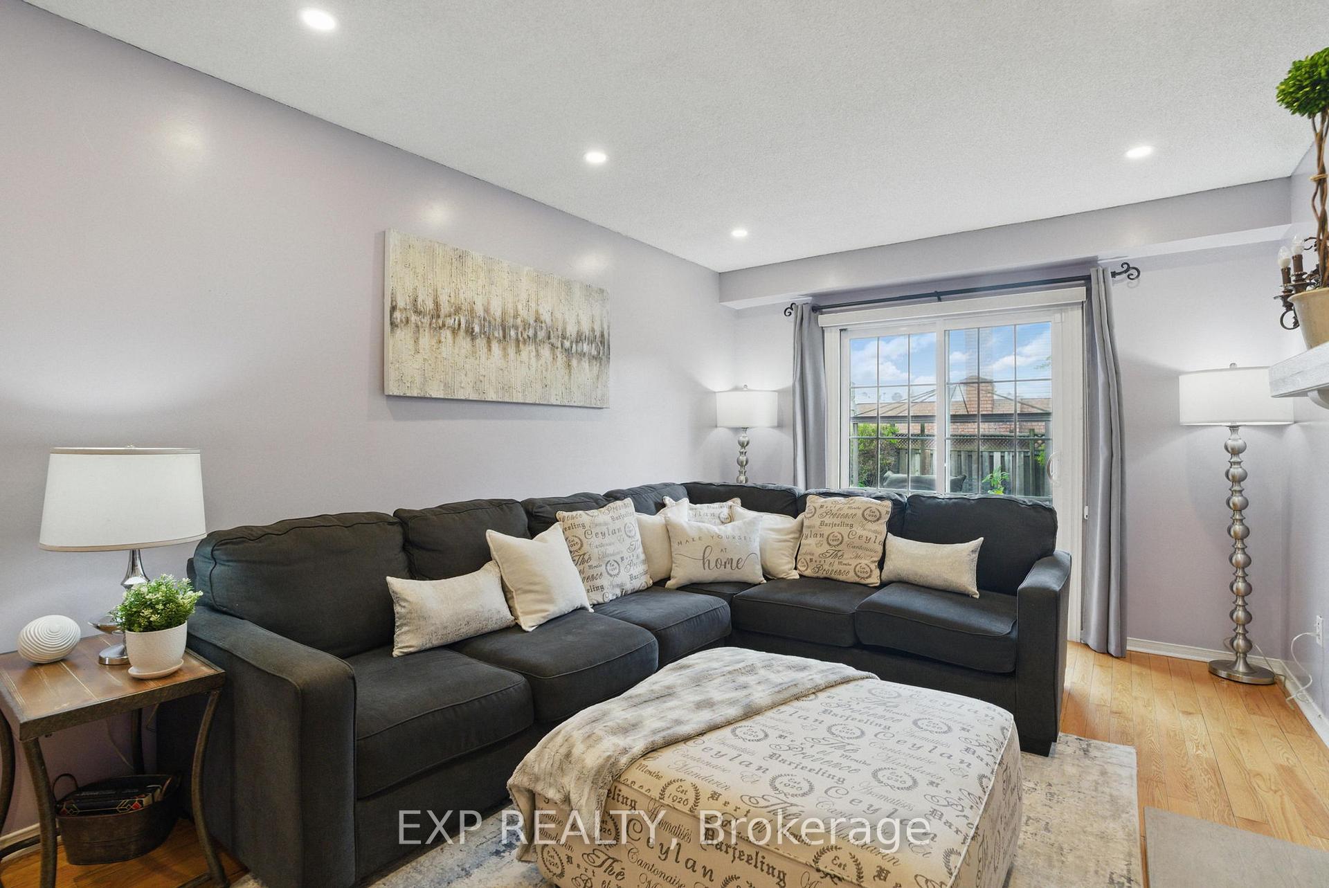 Photo 9 of 1041 Ridge Valley Drive, Oshawa, Pinecrest — HOMEH
