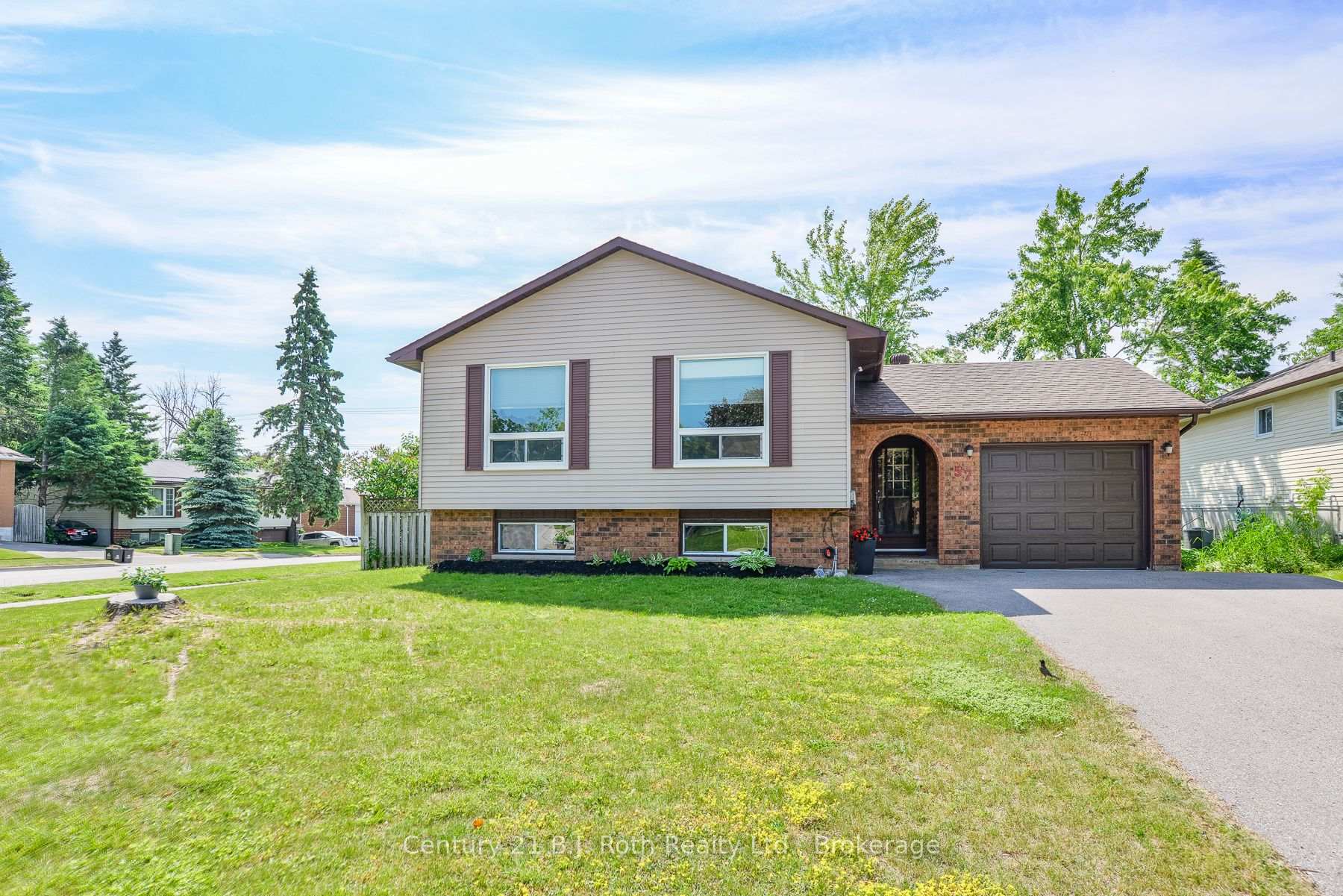 Photo 1 of 57 Andrea Crescent, Orillia — HOMEH
