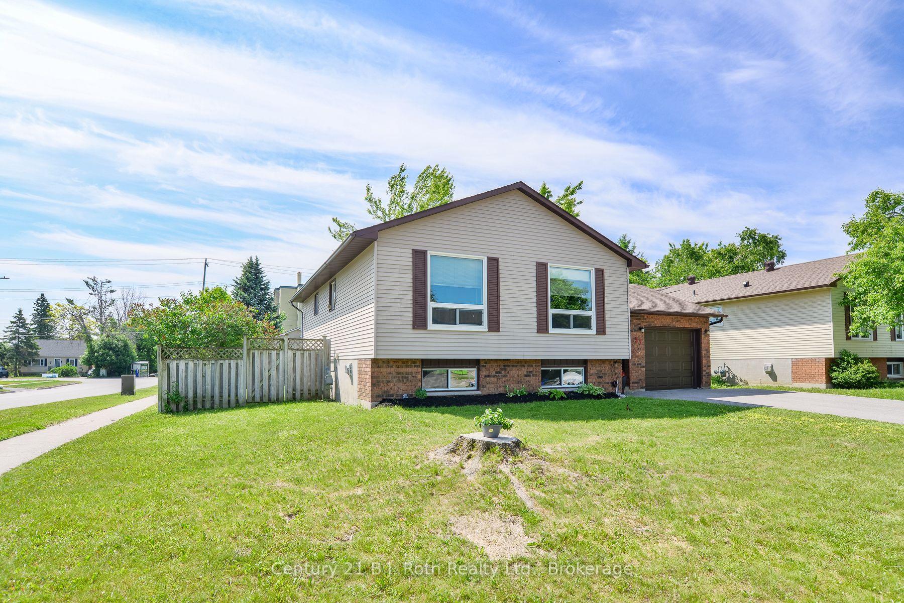 Photo 2 of 57 Andrea Crescent, Orillia — HOMEH