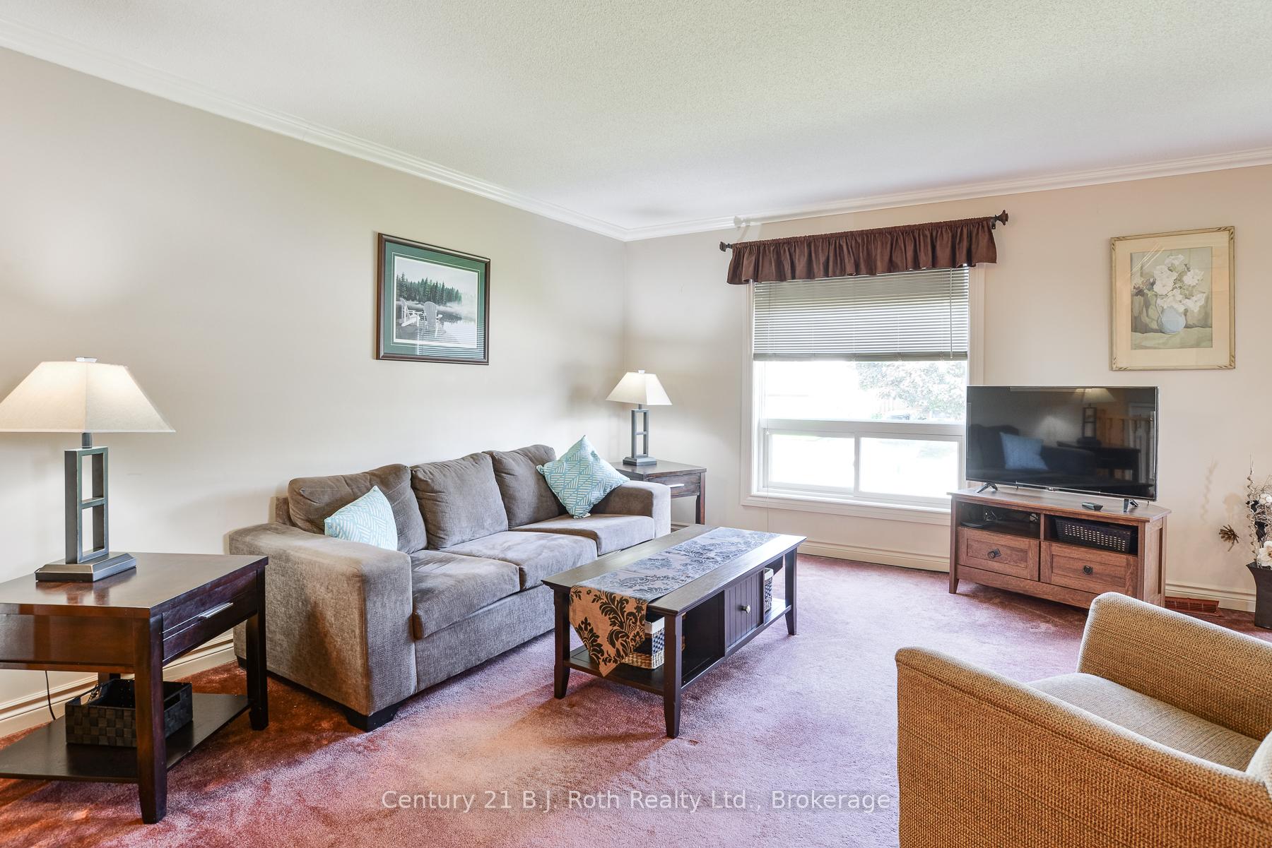 Photo 5 of 57 Andrea Crescent, Orillia — HOMEH