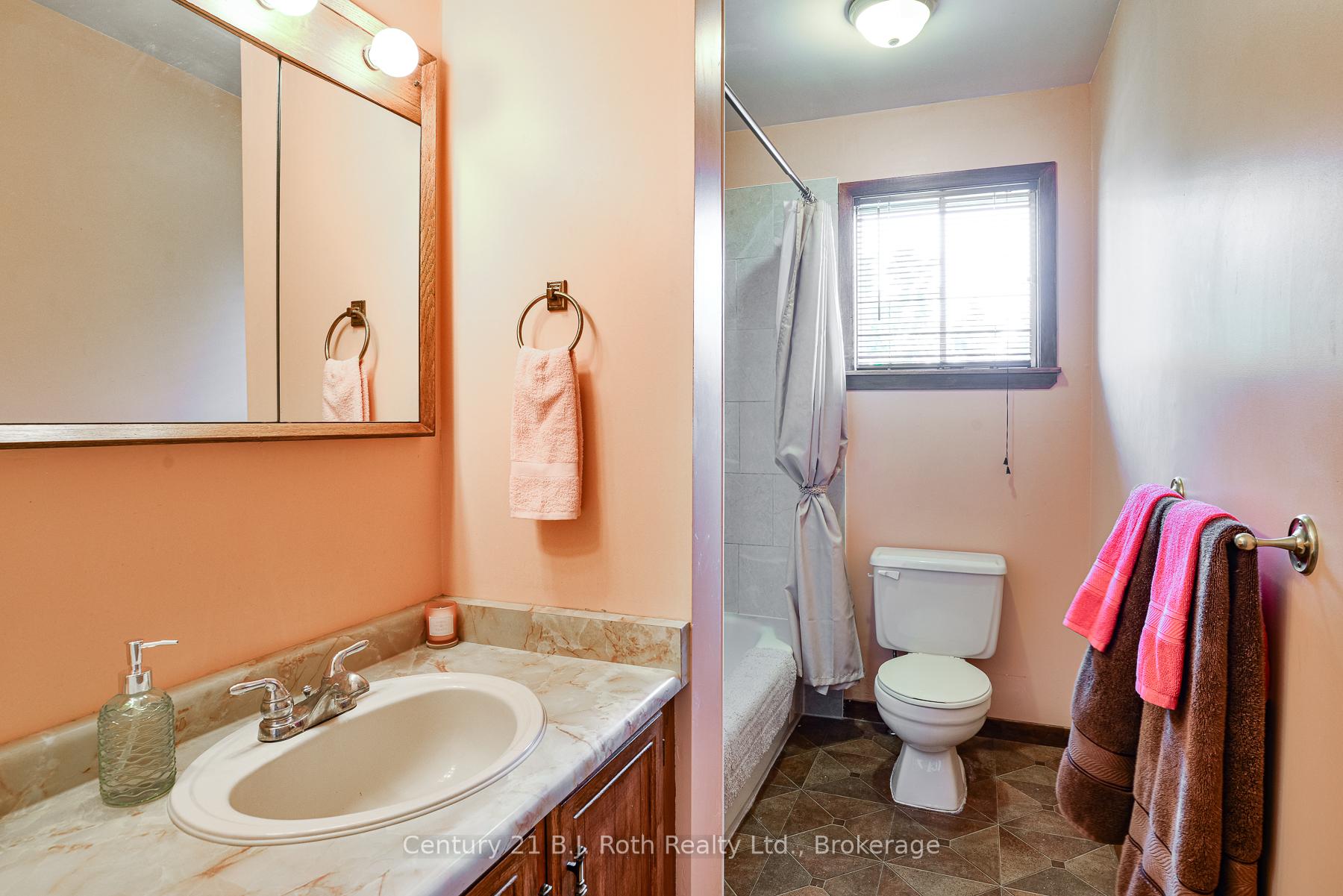 Photo 13 of 57 Andrea Crescent, Orillia — HOMEH
