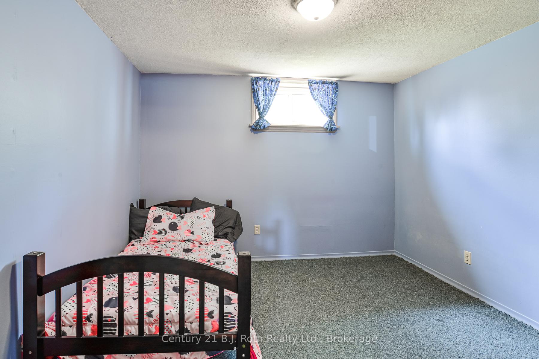 Photo 16 of 57 Andrea Crescent, Orillia — HOMEH