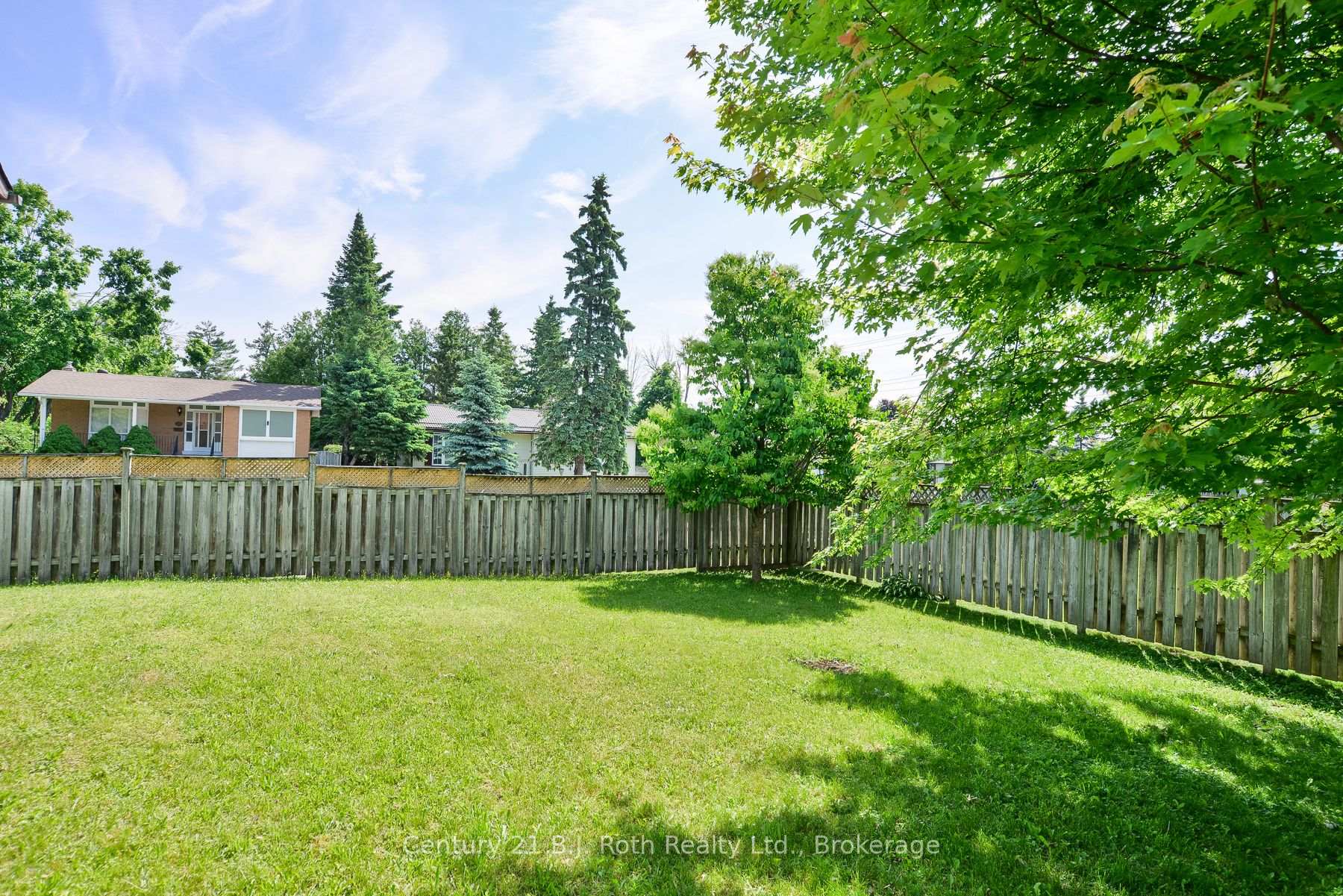 Photo 24 of 57 Andrea Crescent, Orillia — HOMEH