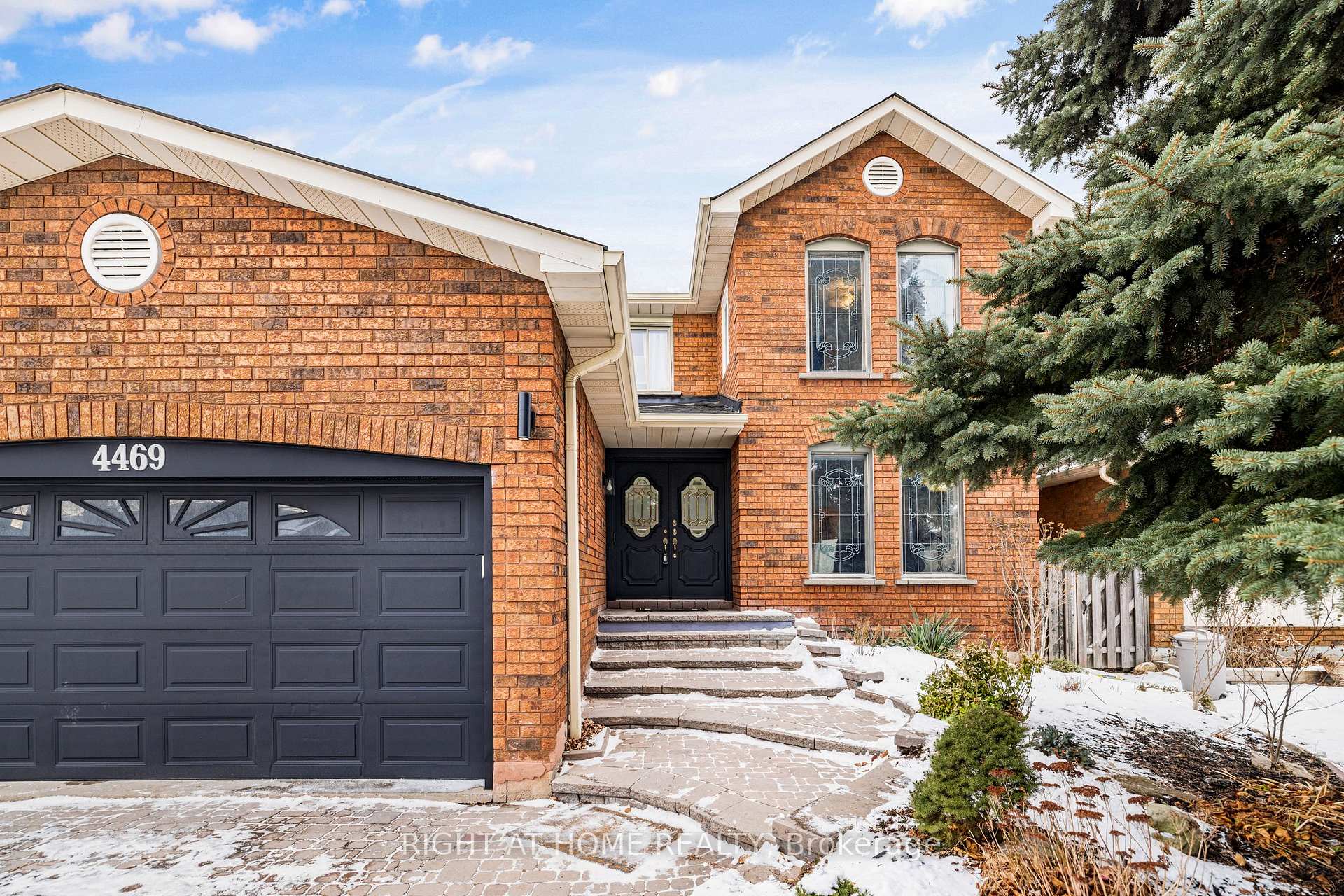 Front of 4469 Idlewilde Crescent