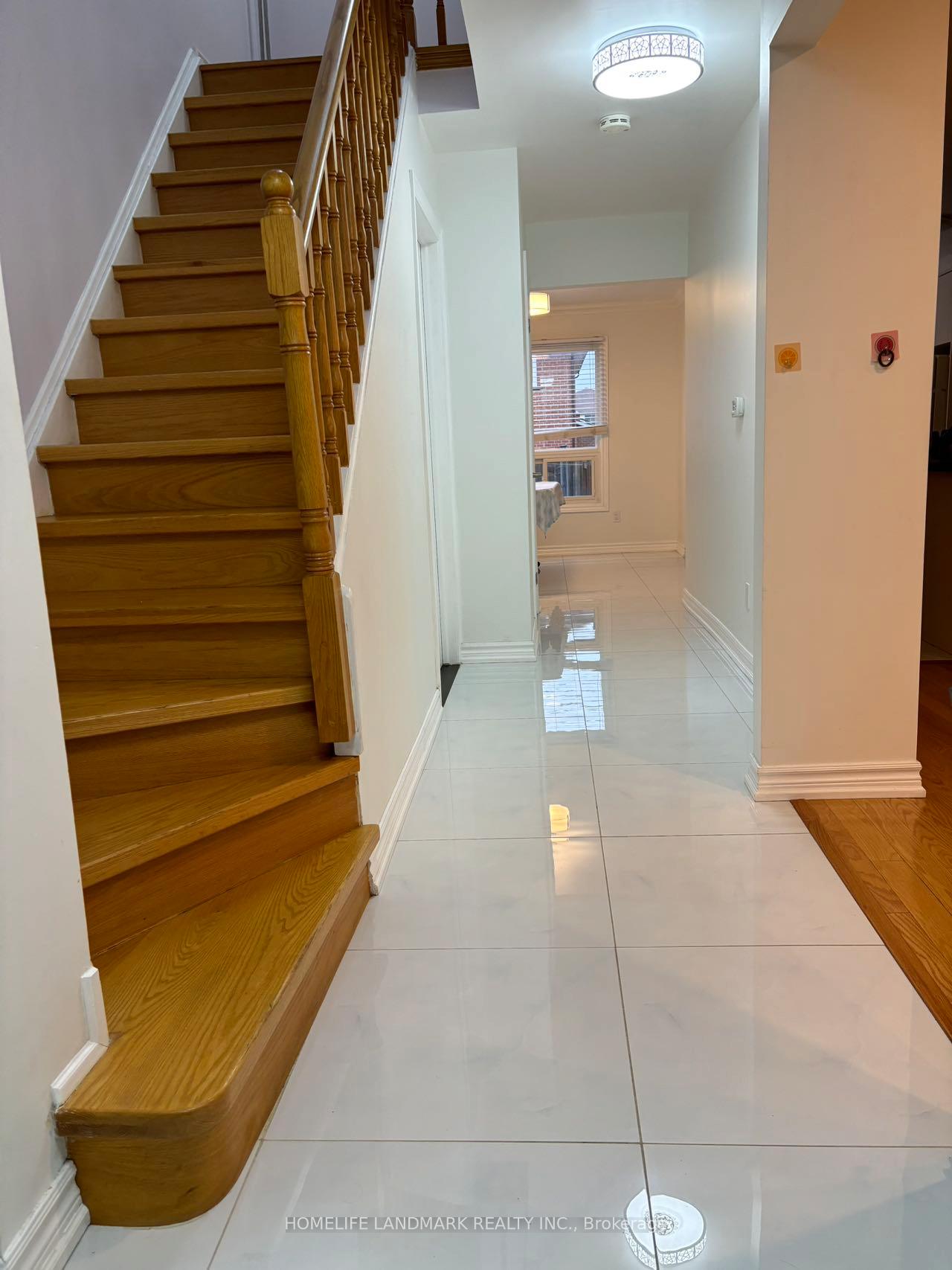 Photo 5 of 52 Halder Crescent, Markham, Milliken Mills East — HOMEH
