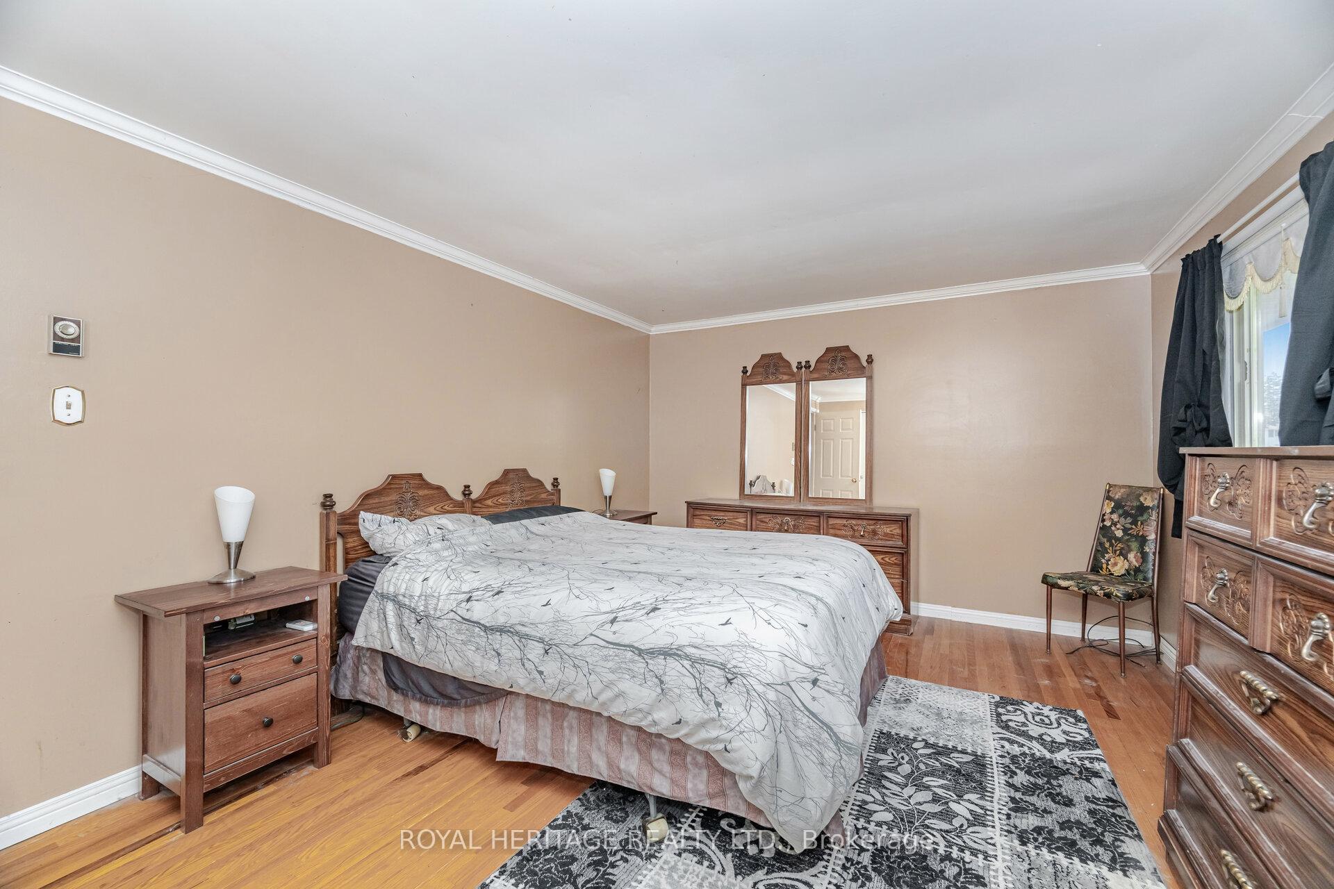 Photo 13 of 369 Carnaby Court, Oshawa, Centennial — HOMEH