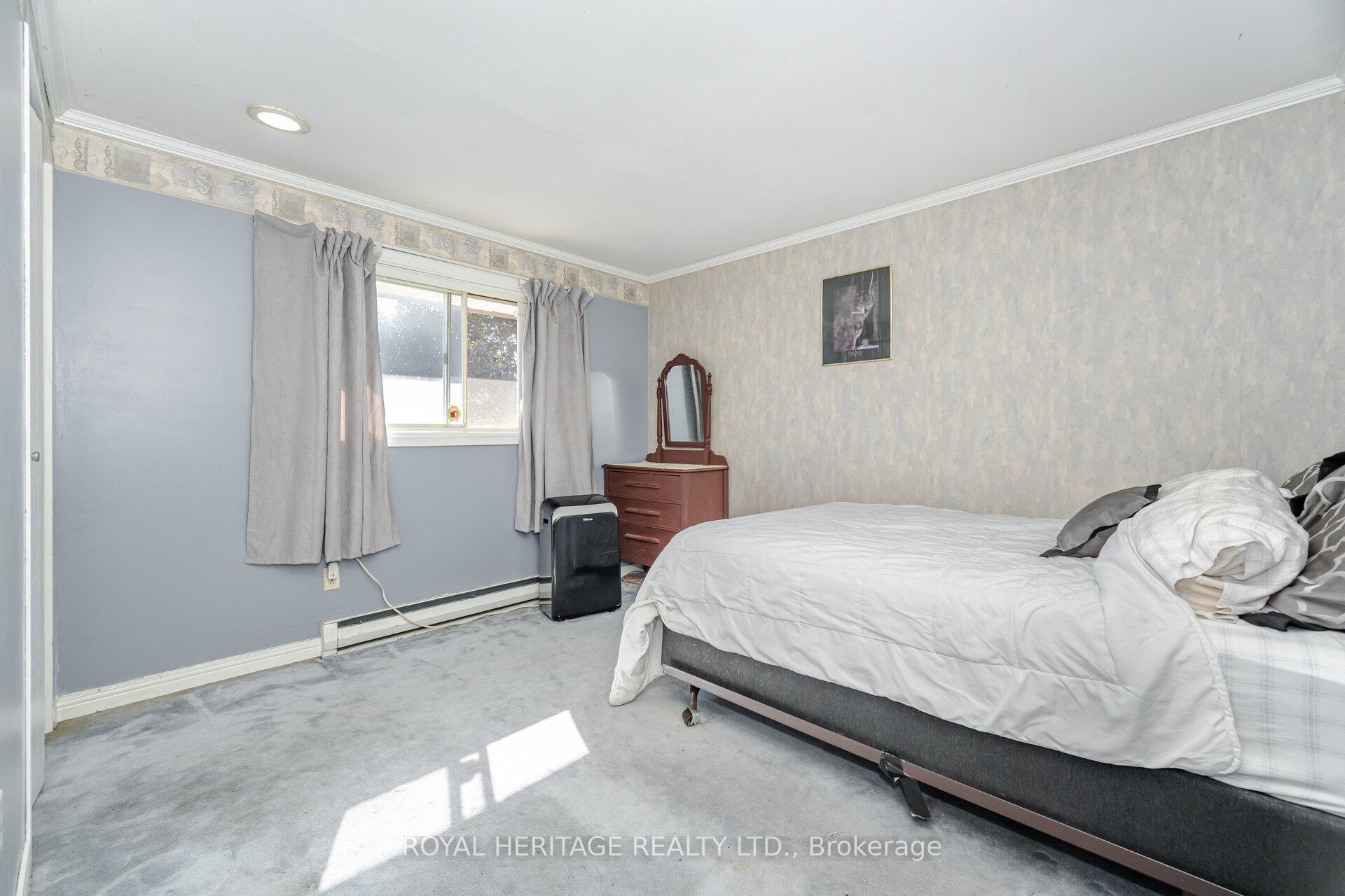 Photo 15 of 369 Carnaby Court, Oshawa, Centennial — HOMEH