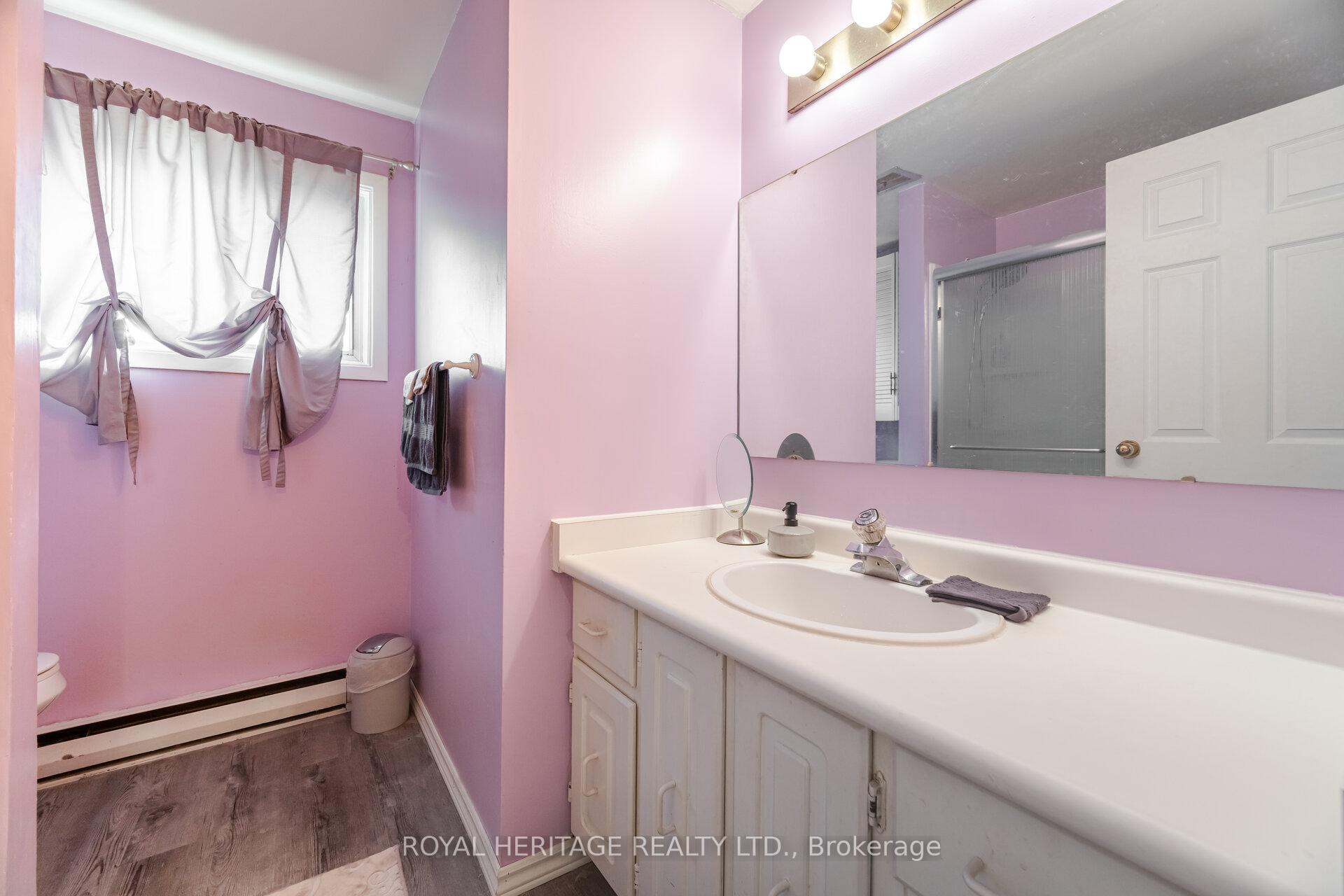 Photo 17 of 369 Carnaby Court, Oshawa, Centennial — HOMEH