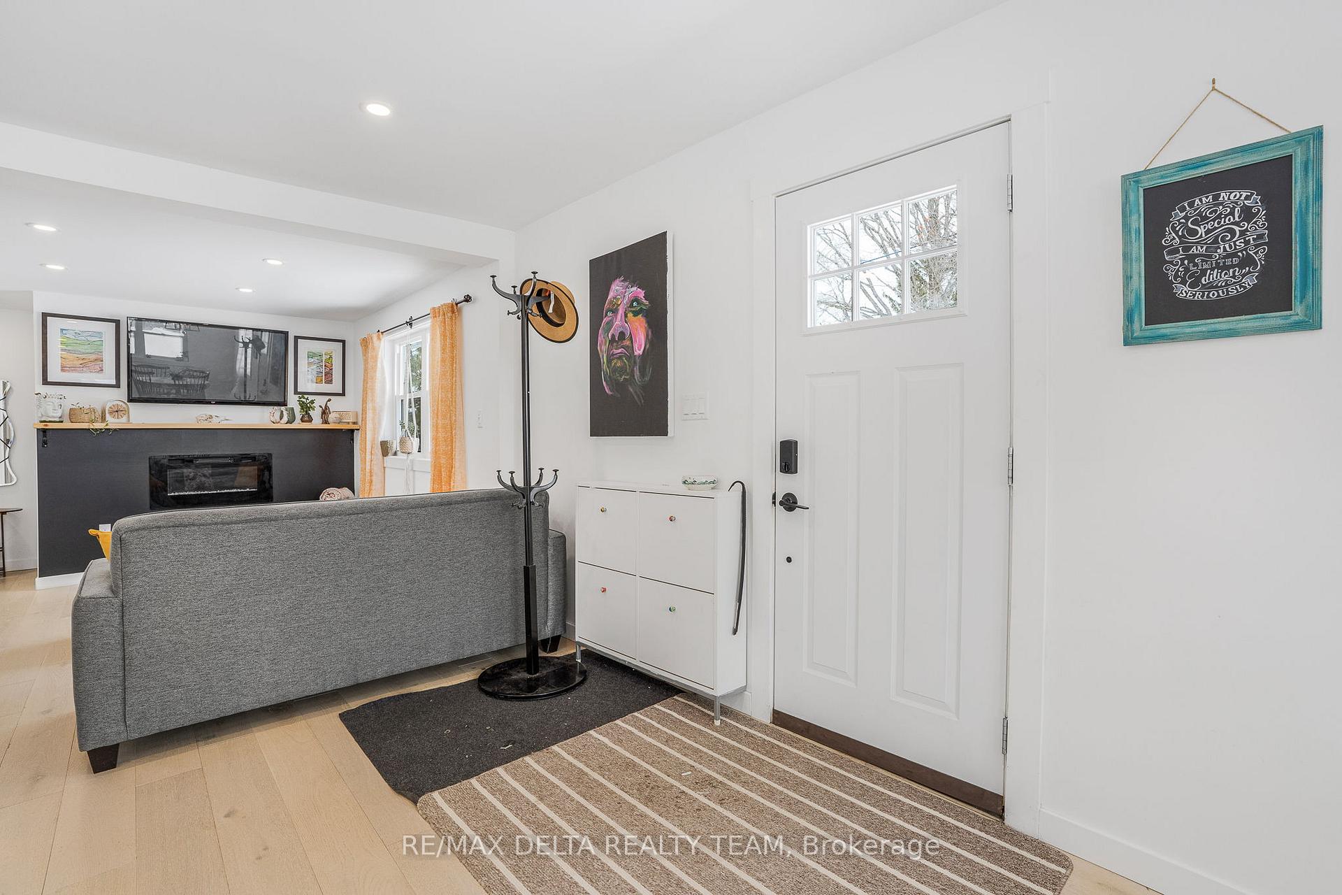 Photo 3 of 984 Hillmillar Street, Ottawa, Cumberland Village — HOMEH