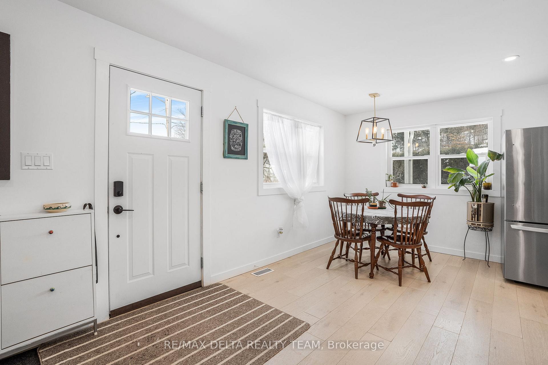 Photo 4 of 984 Hillmillar Street, Ottawa, Cumberland Village — HOMEH