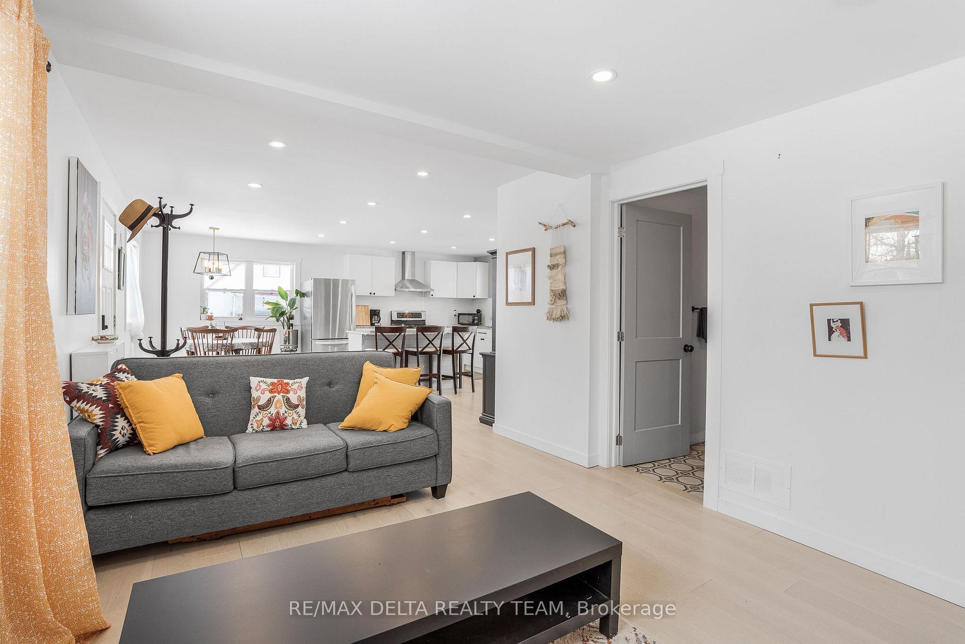 Photo 7 of 984 Hillmillar Street, Ottawa, Cumberland Village — HOMEH
