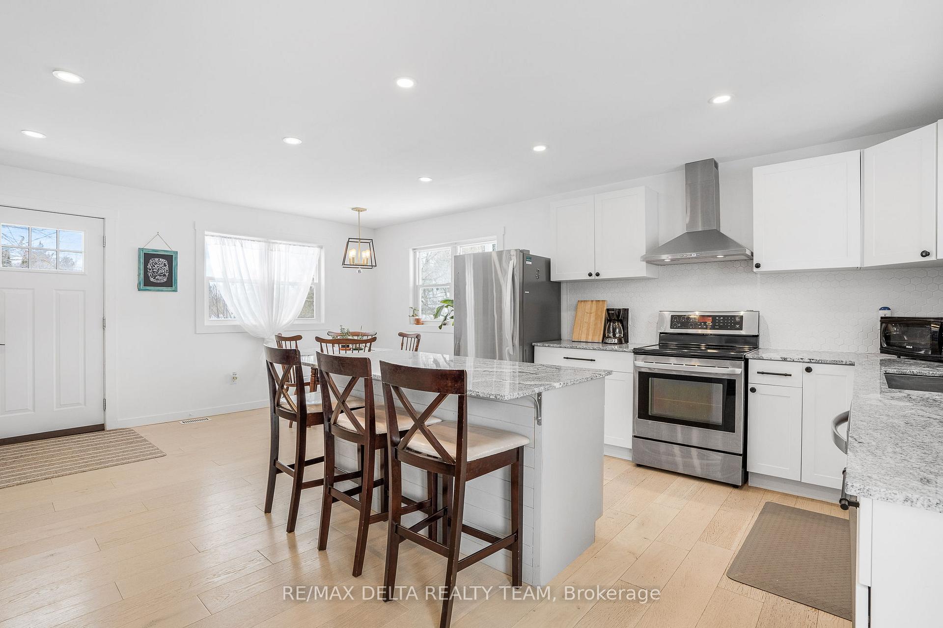 Photo 11 of 984 Hillmillar Street, Ottawa, Cumberland Village — HOMEH