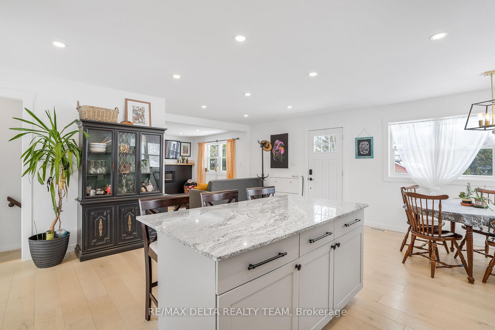 Photo 12 of 984 Hillmillar Street, Ottawa, Cumberland Village — HOMEH