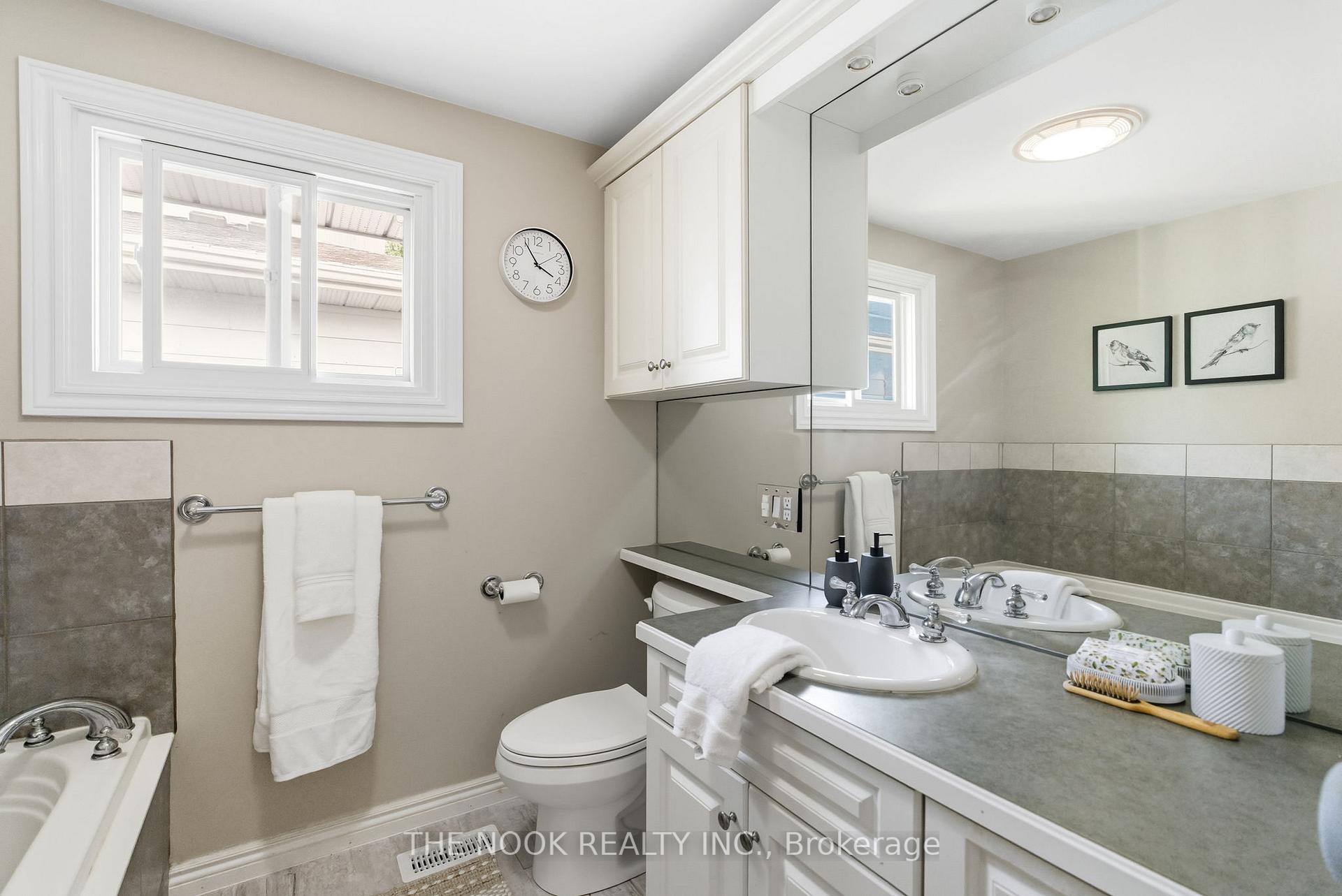 Photo 30 of 441 Charrington Avenue, Oshawa, Centennial — HOMEH