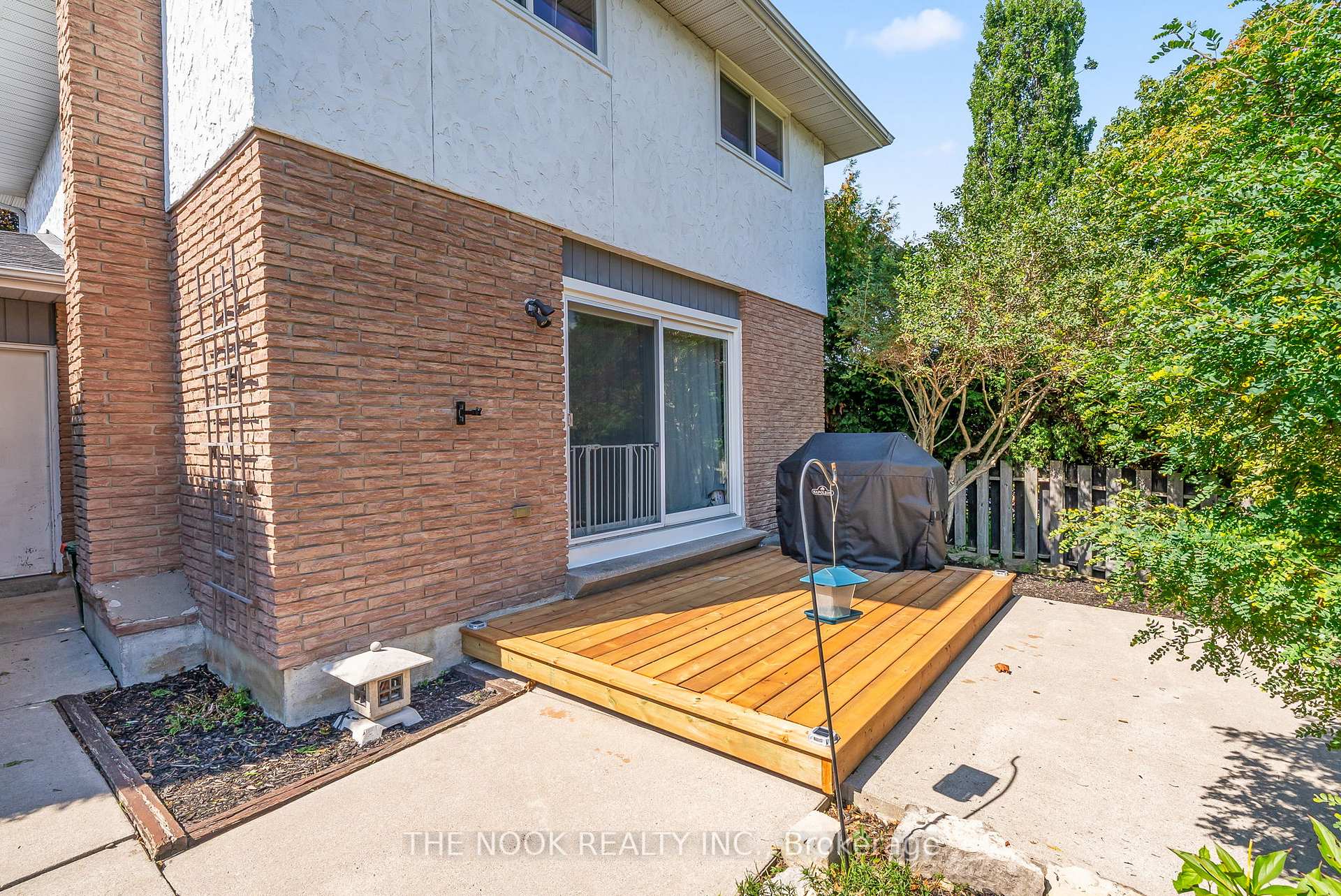 Photo 38 of 441 Charrington Avenue, Oshawa, Centennial — HOMEH