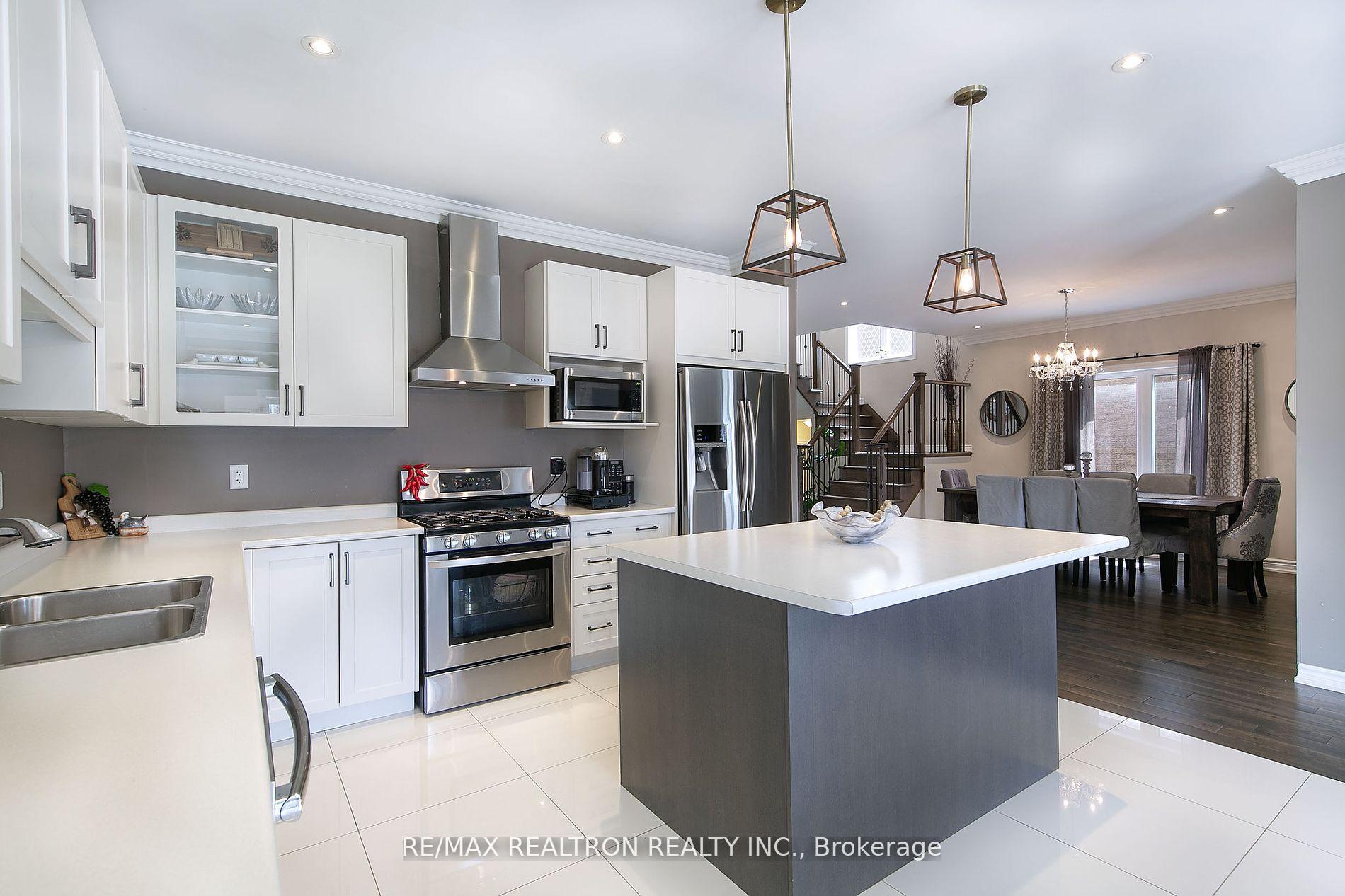 Photo 5 of 148 Hutchinson Drive, New Tecumseth, Alliston — HOMEH