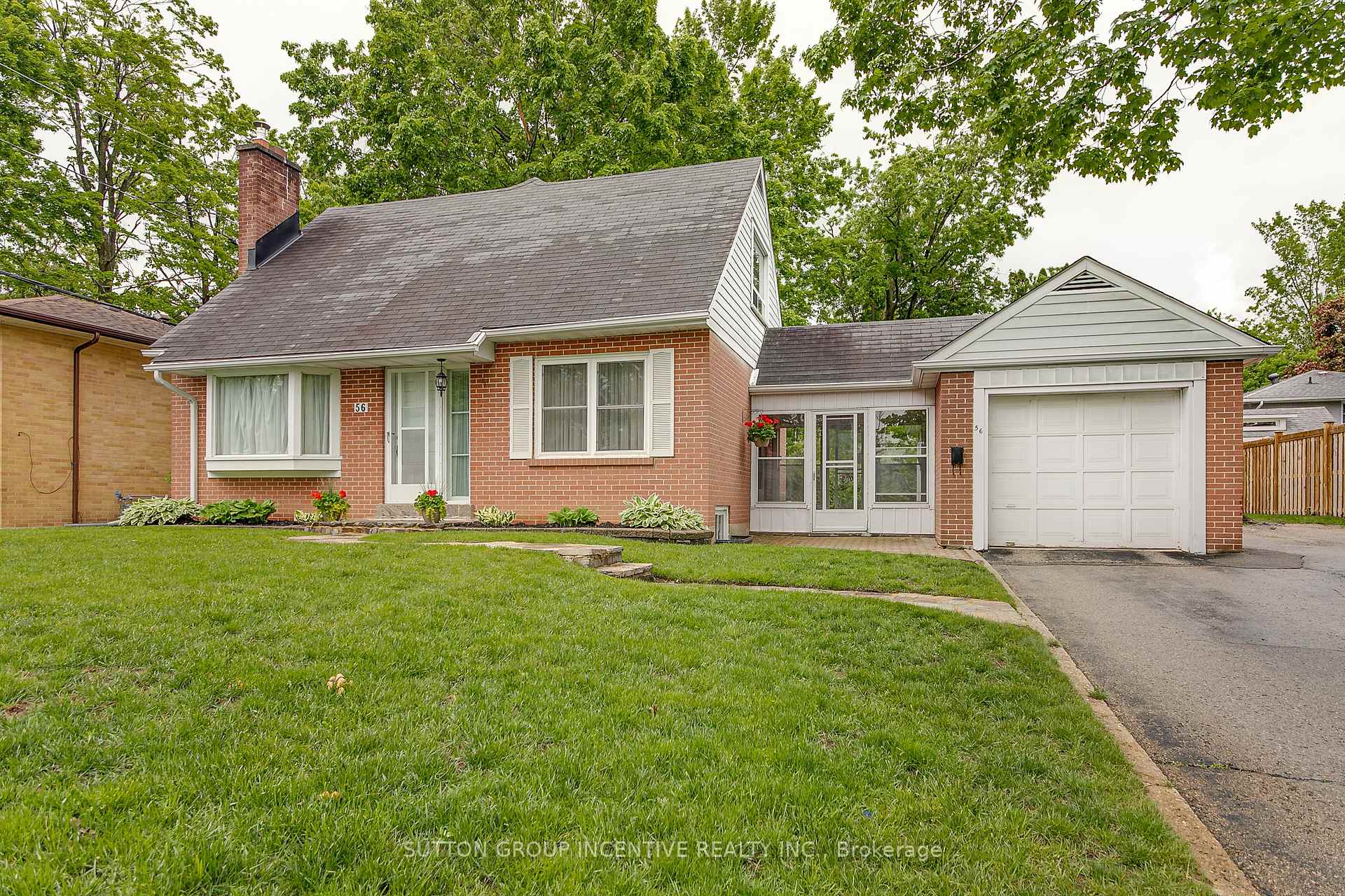 Photo 1 of 56 Dalton Crescent S, Orillia — HOMEH