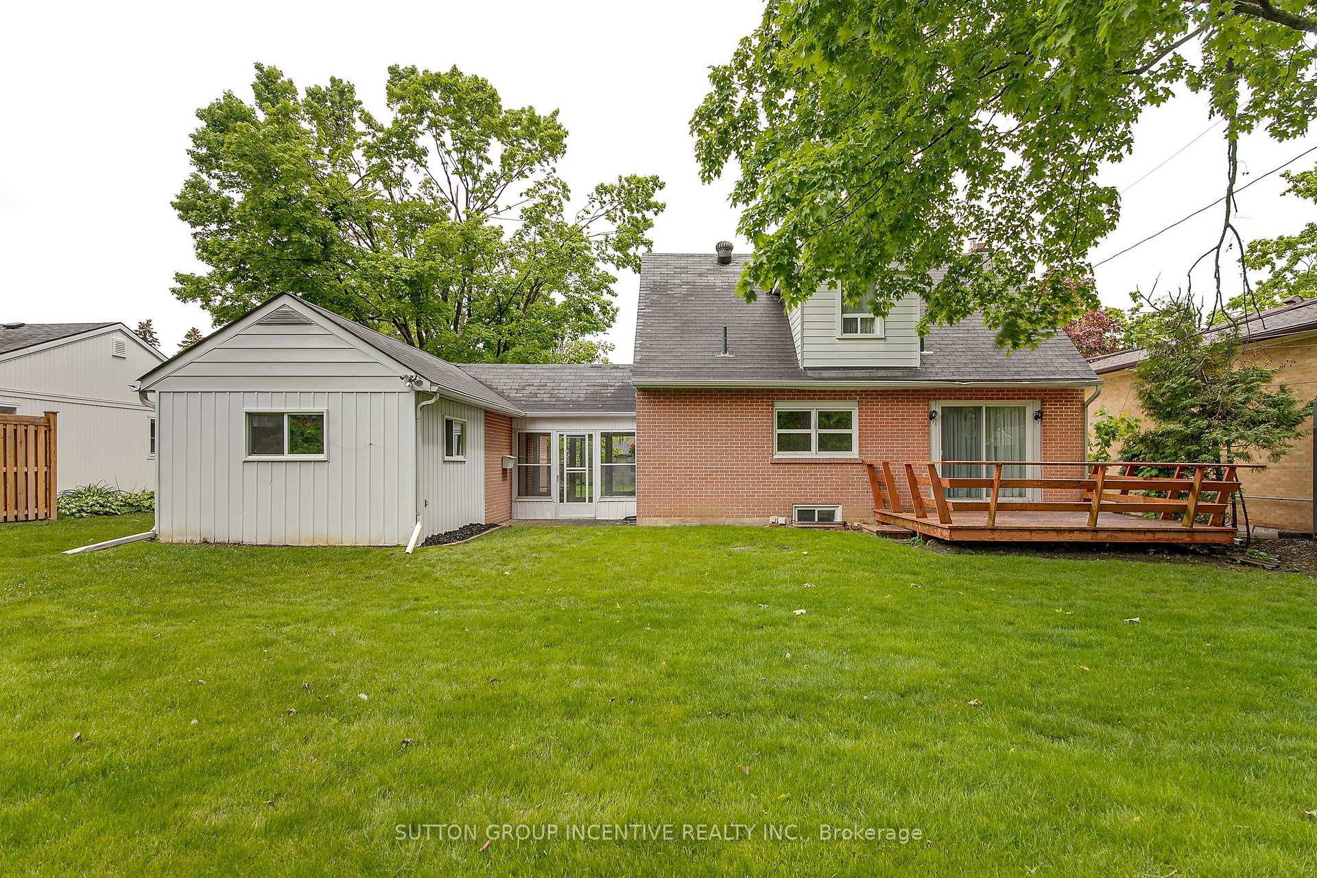 Photo 6 of 56 Dalton Crescent S, Orillia — HOMEH