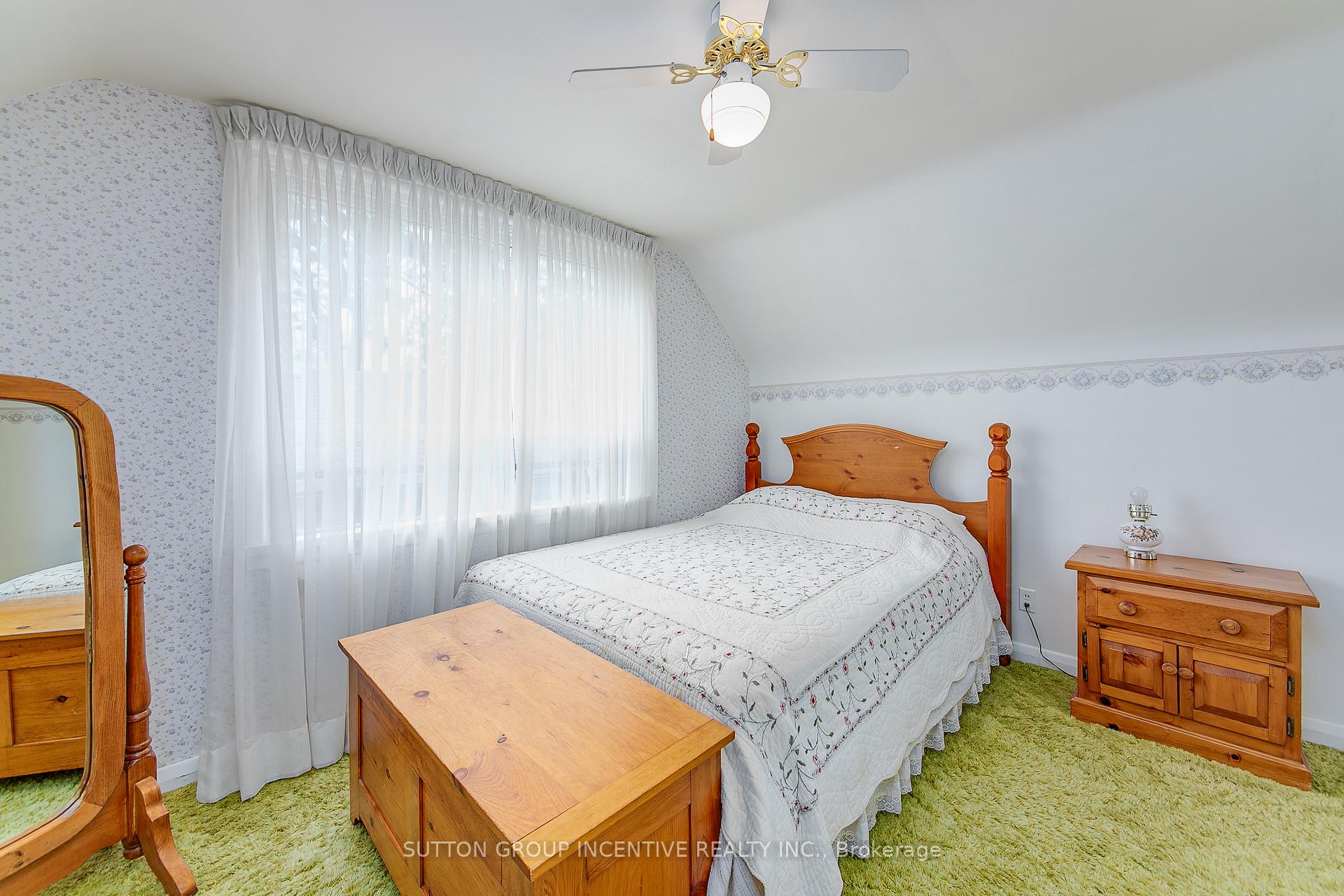 Photo 20 of 56 Dalton Crescent S, Orillia — HOMEH