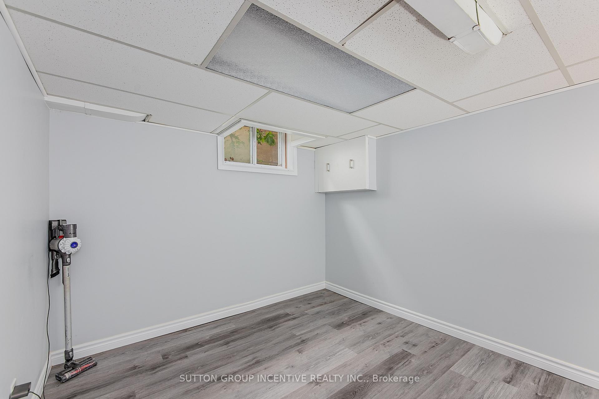 Photo 22 of 56 Dalton Crescent S, Orillia — HOMEH