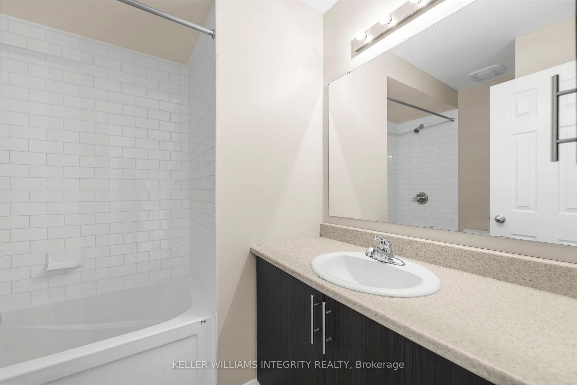 Photo 5 of 124 Caithness Private, Ottawa, Mer Bleue/Bradley Estates/Anderson Park — HOMEH