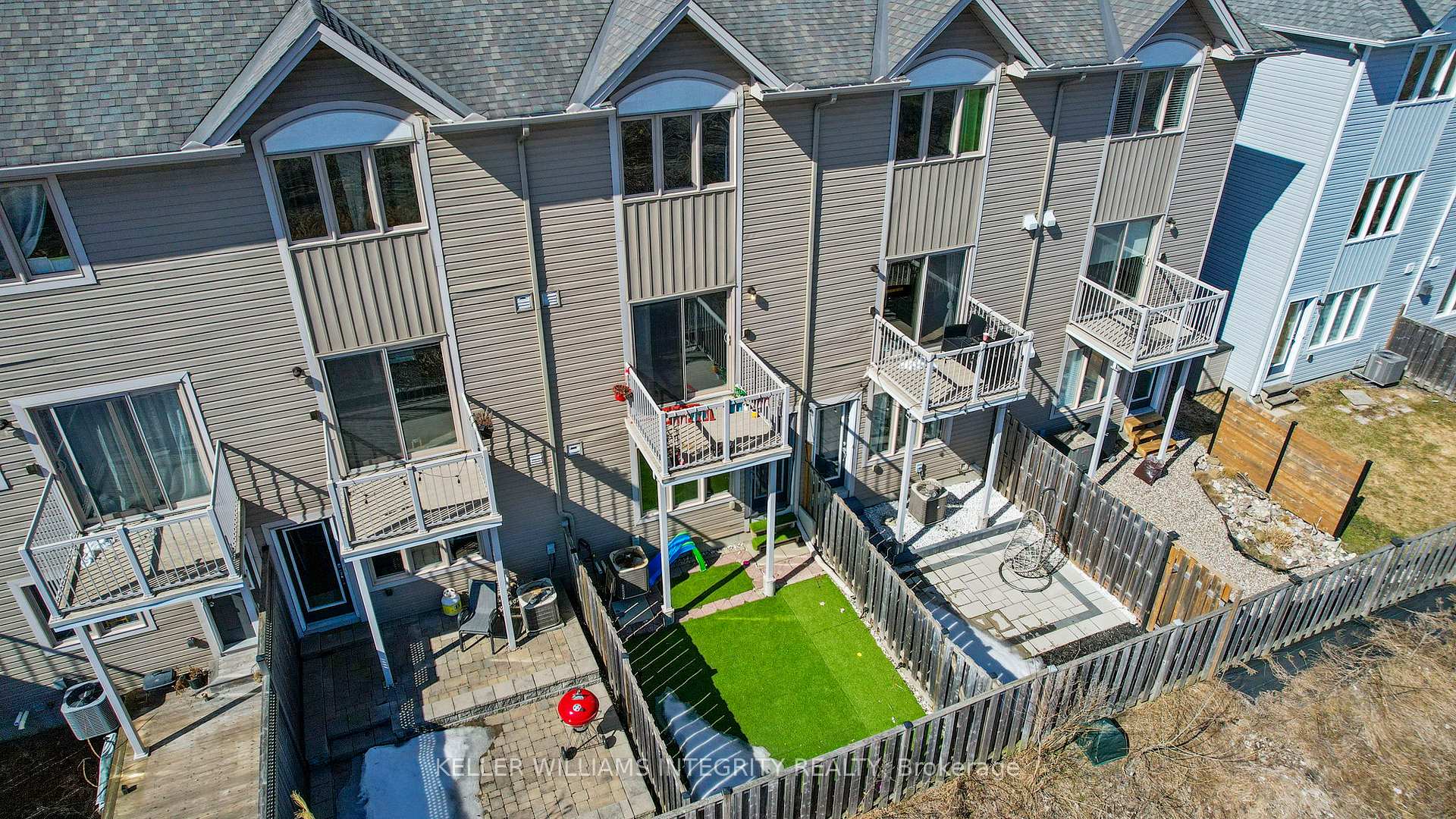 Photo 9 of 124 Caithness Private, Ottawa, Mer Bleue/Bradley Estates/Anderson Park — HOMEH