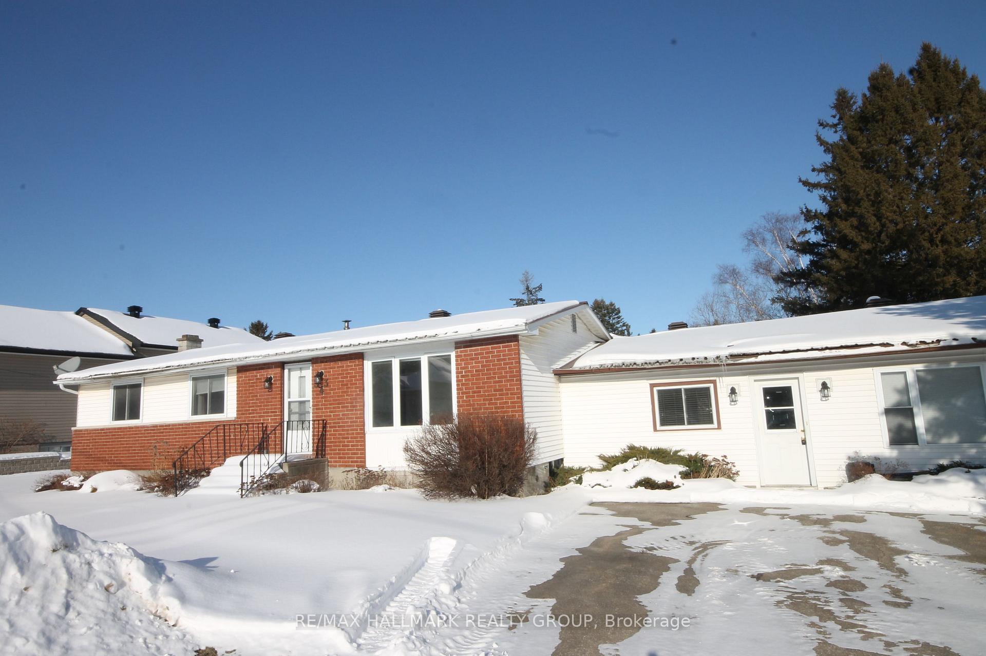 Photo 1 of 343 Pinehill Road, North Grenville, Kemptville — HOMEH